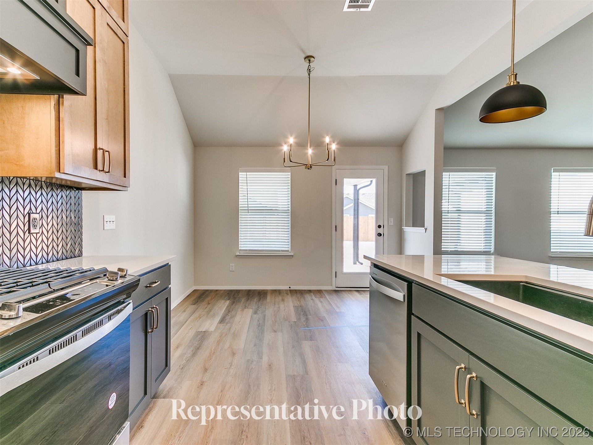 3814 W Laredo Street Property Photo 14