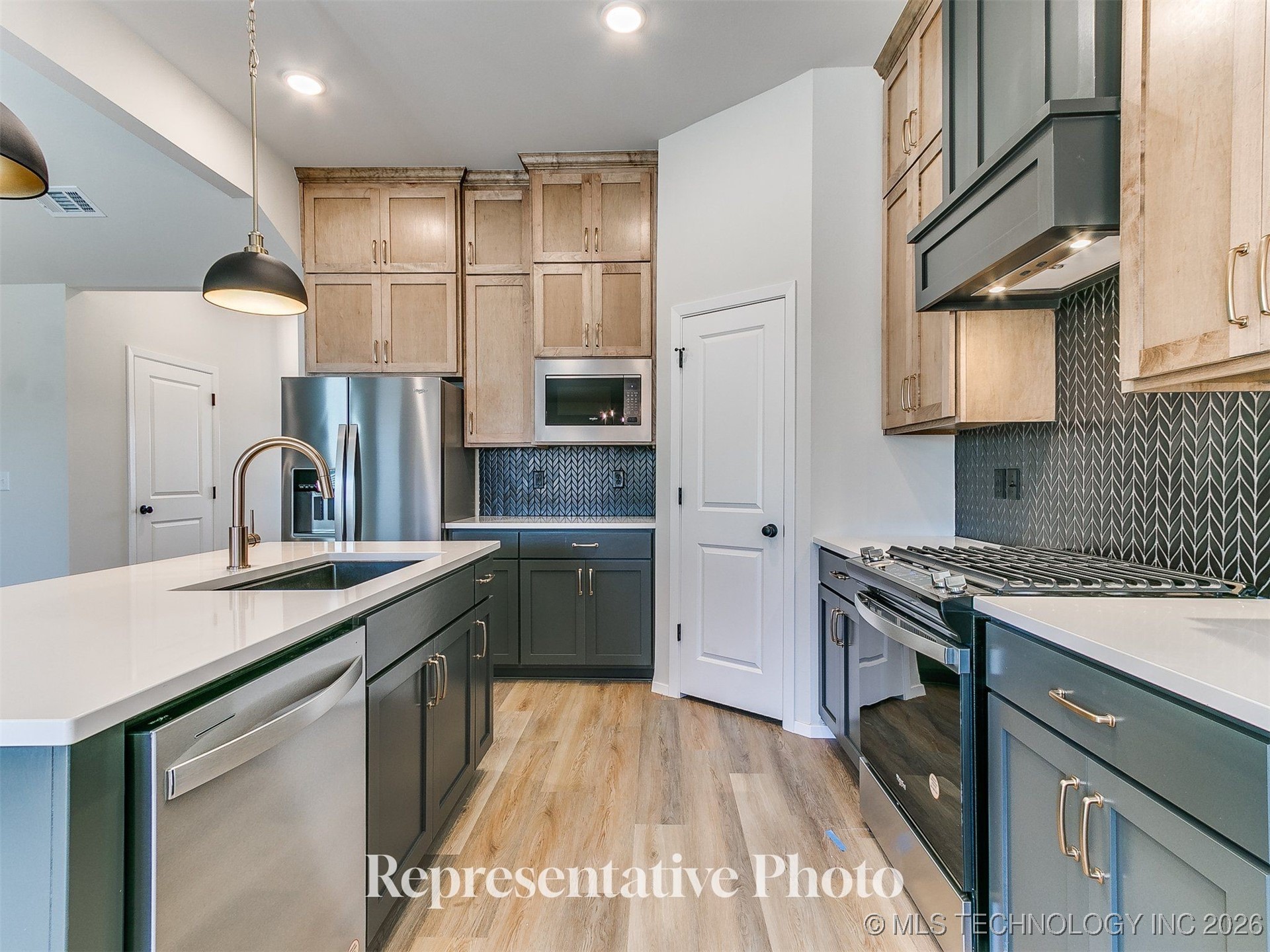 3814 W Laredo Street Property Photo 15