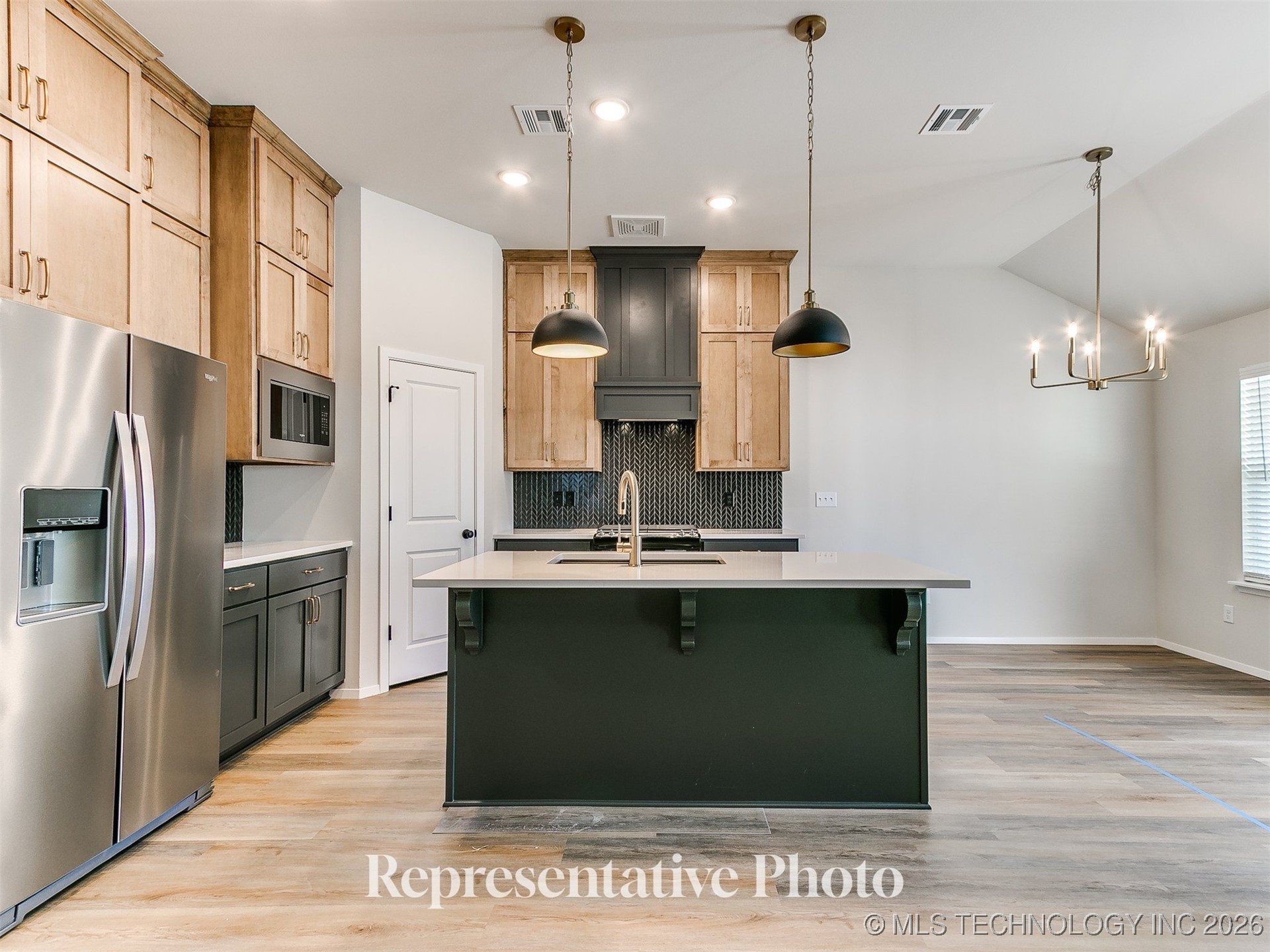 3814 W Laredo Street Property Photo 16