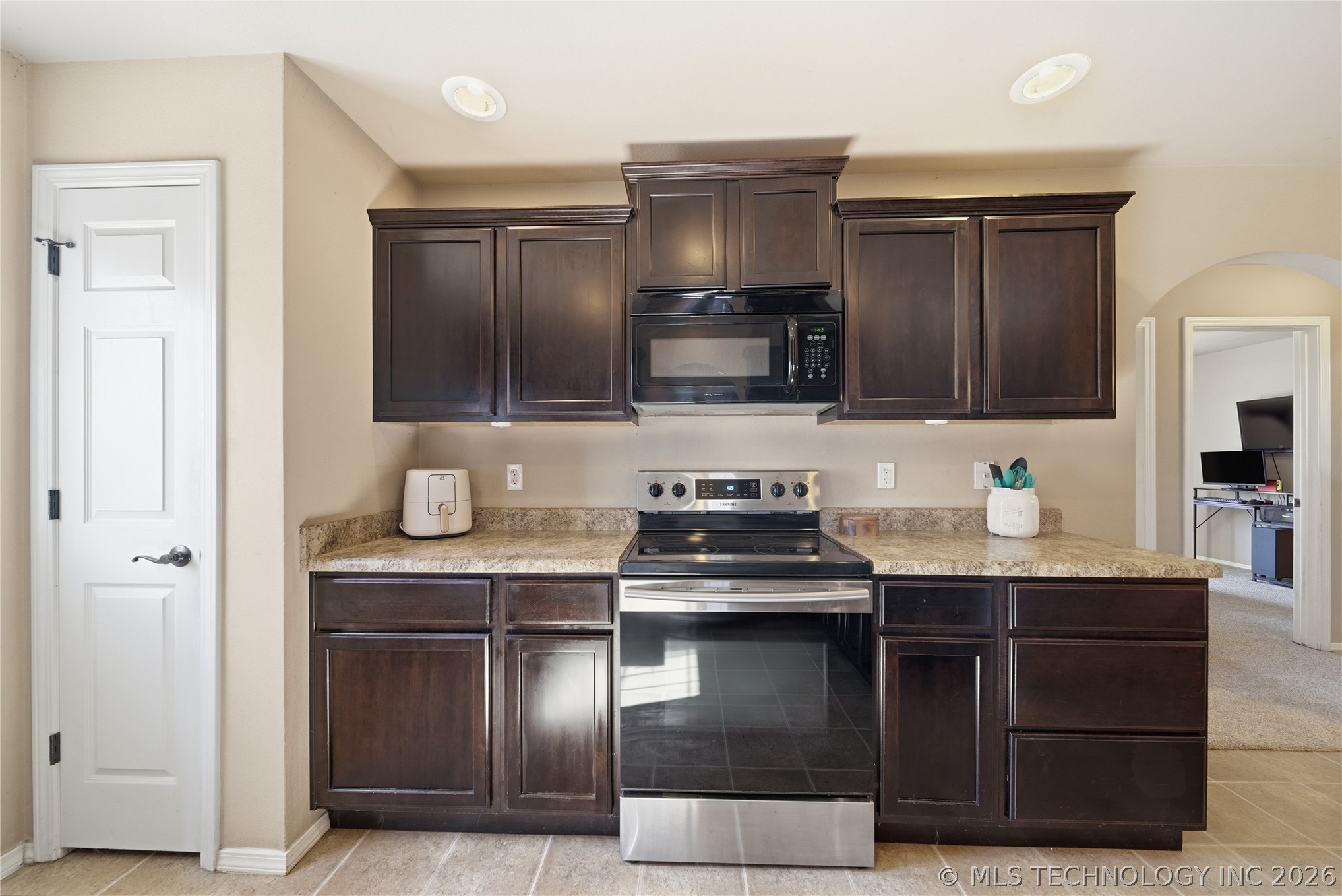 8662 S 262nd East Avenue Property Photo 15