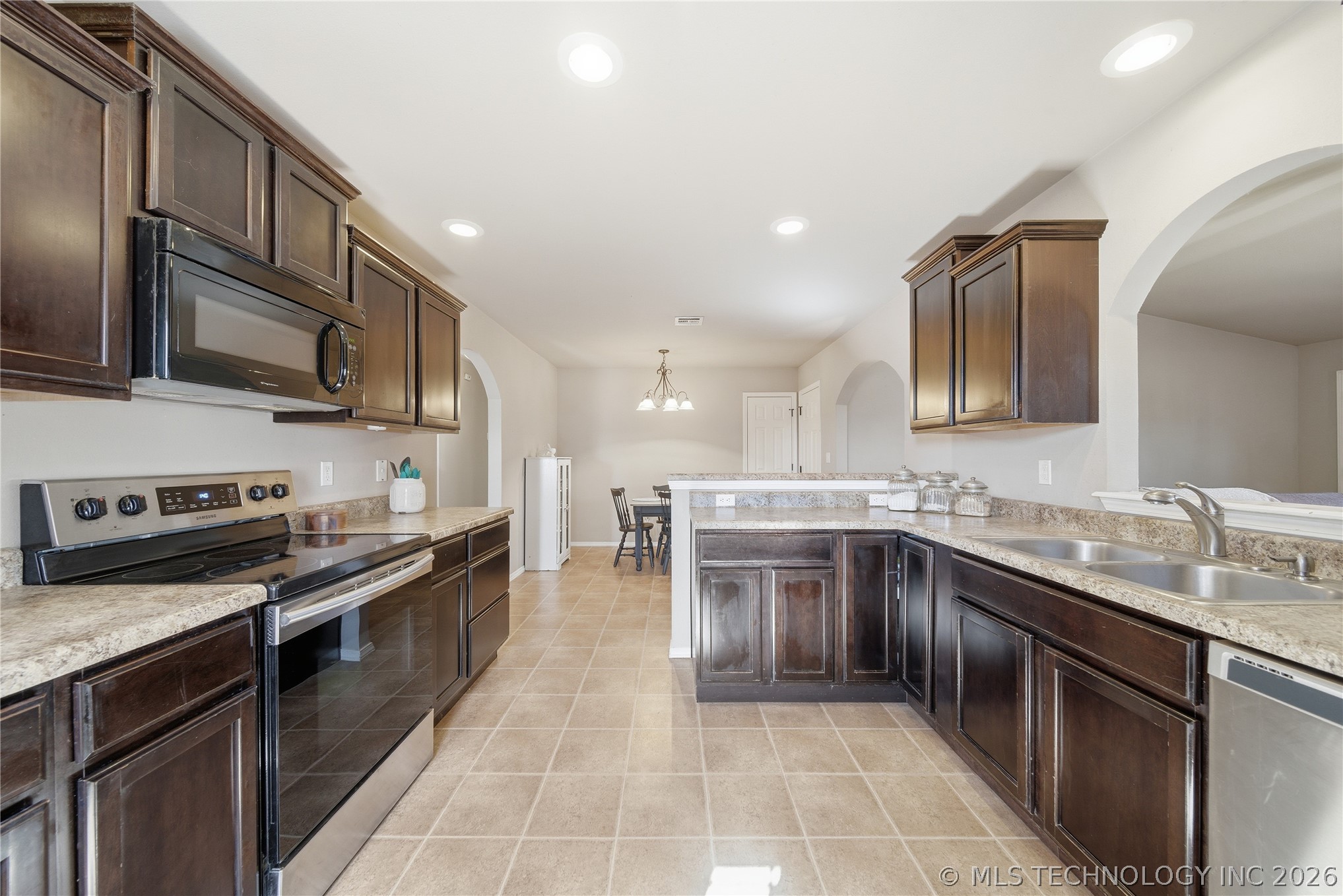 8662 S 262nd East Avenue Property Photo 17