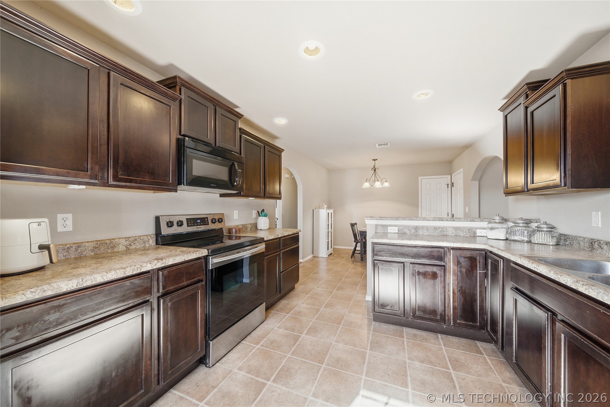 8662 S 262nd East Avenue Property Photo 18