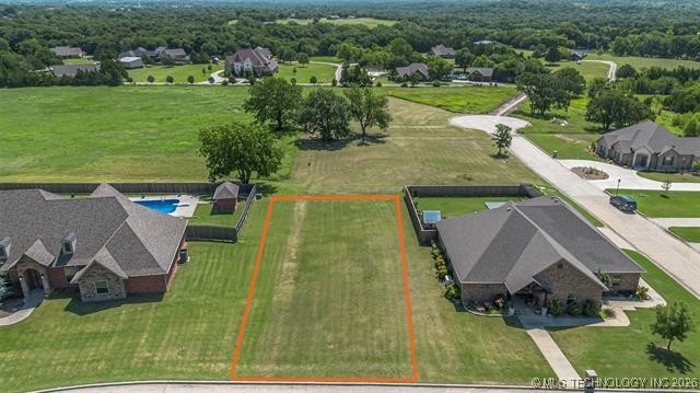 10 Birds Eye Property Photo 2