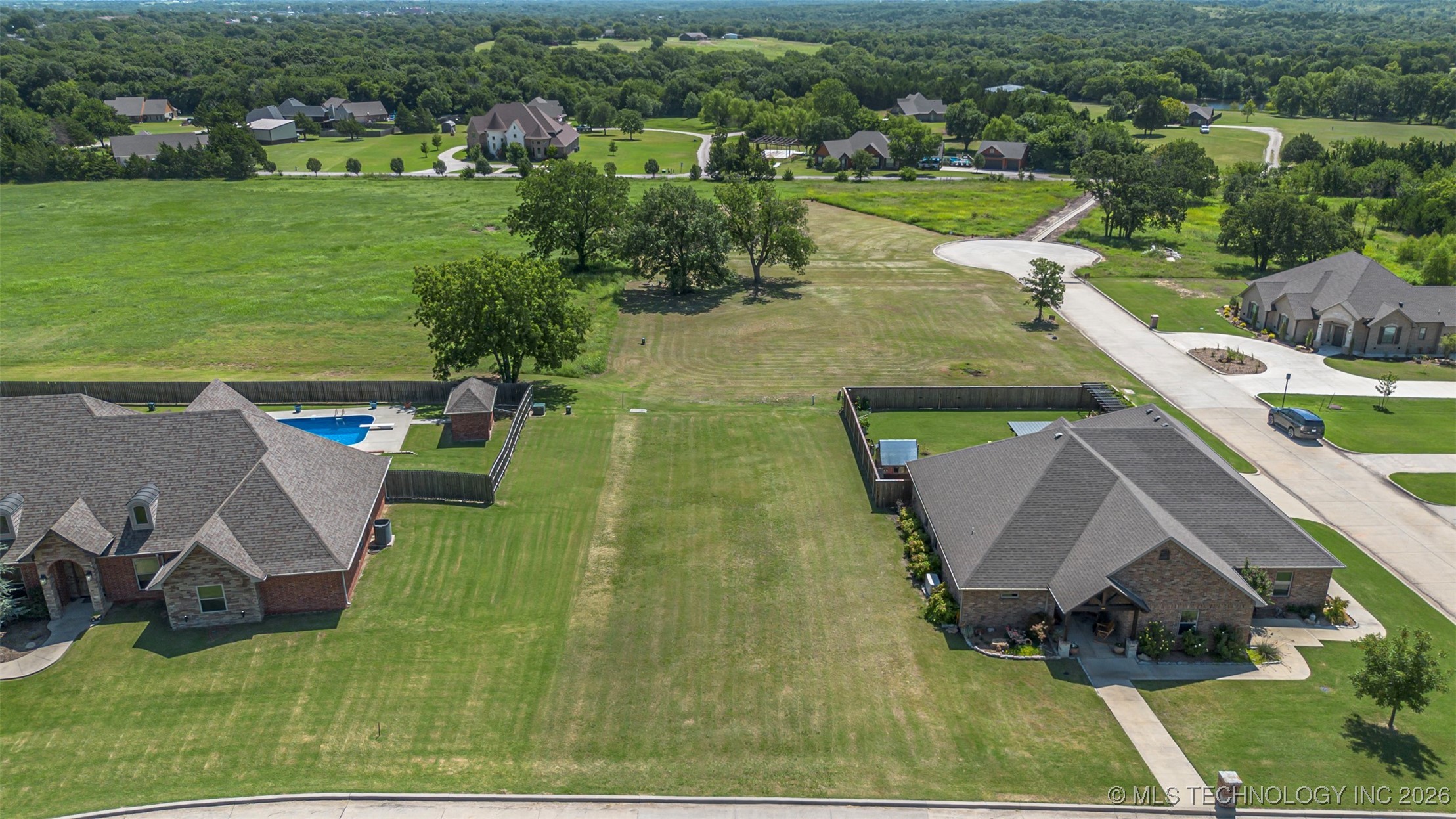 10 Birds Eye Property Photo 3