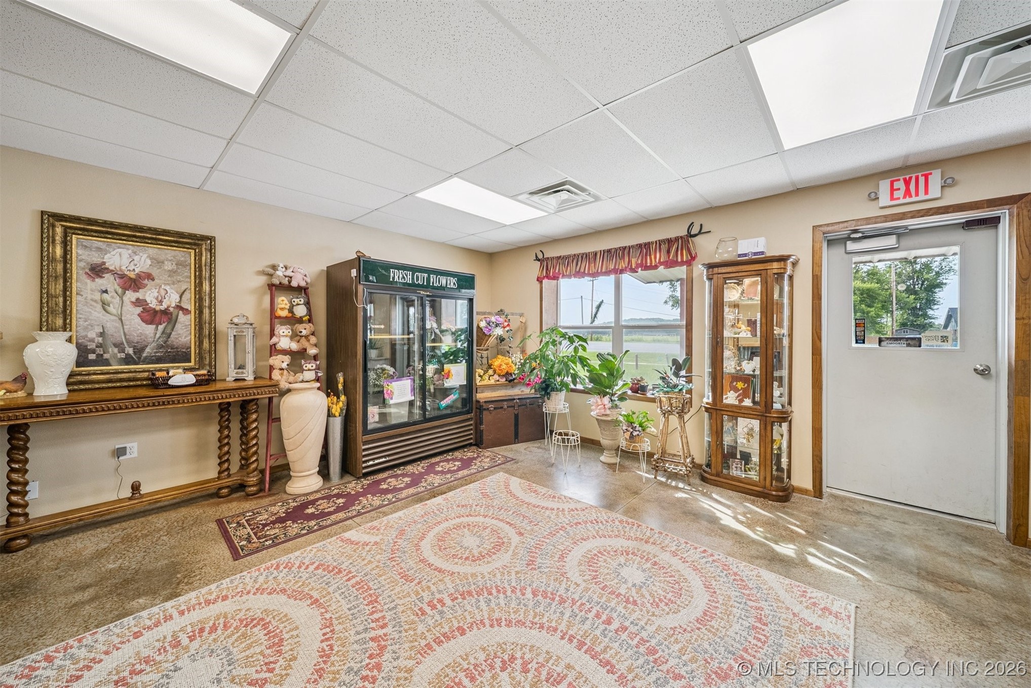 421 E Commercial Street Property Photo 4