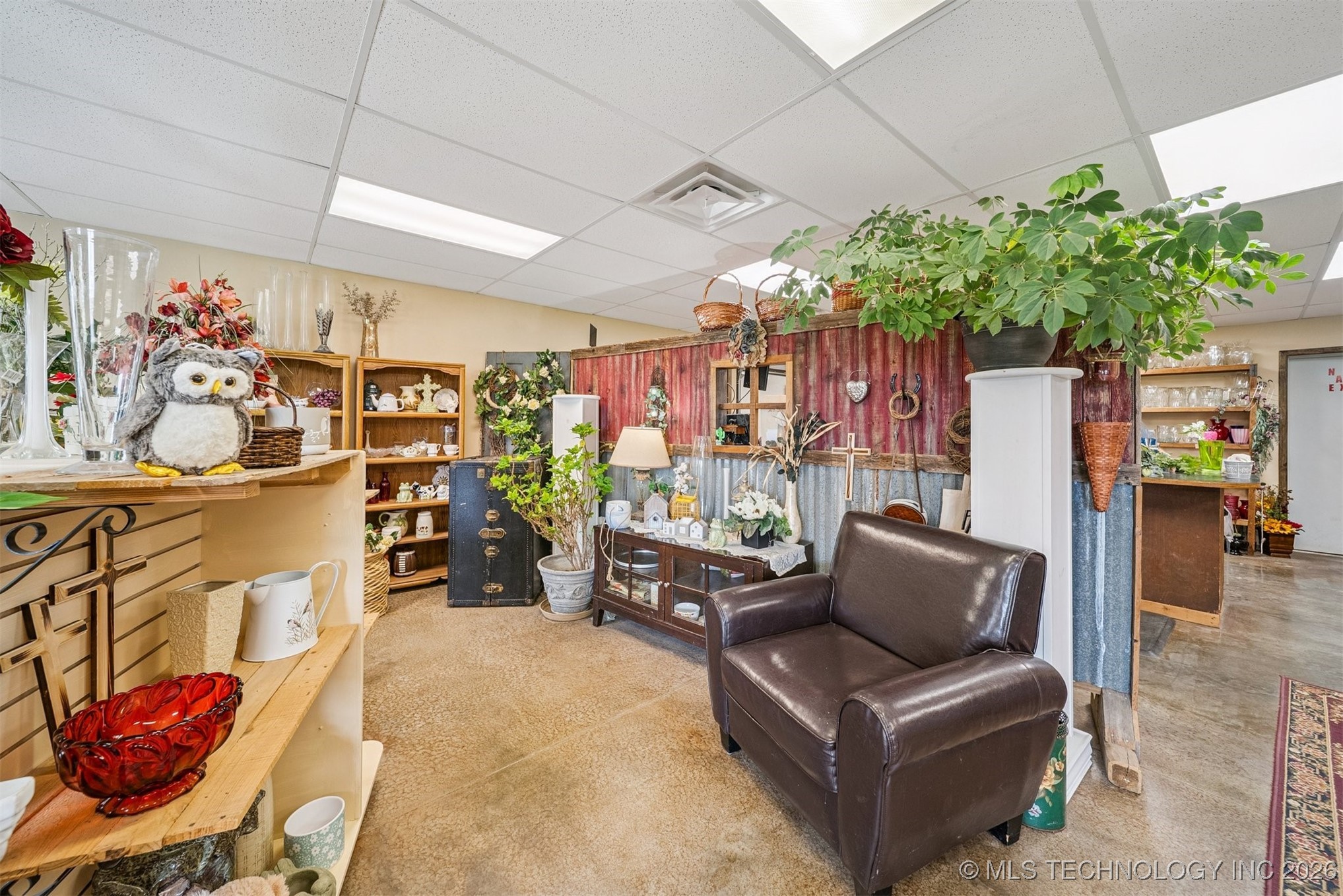 421 E Commercial Street Property Photo 6