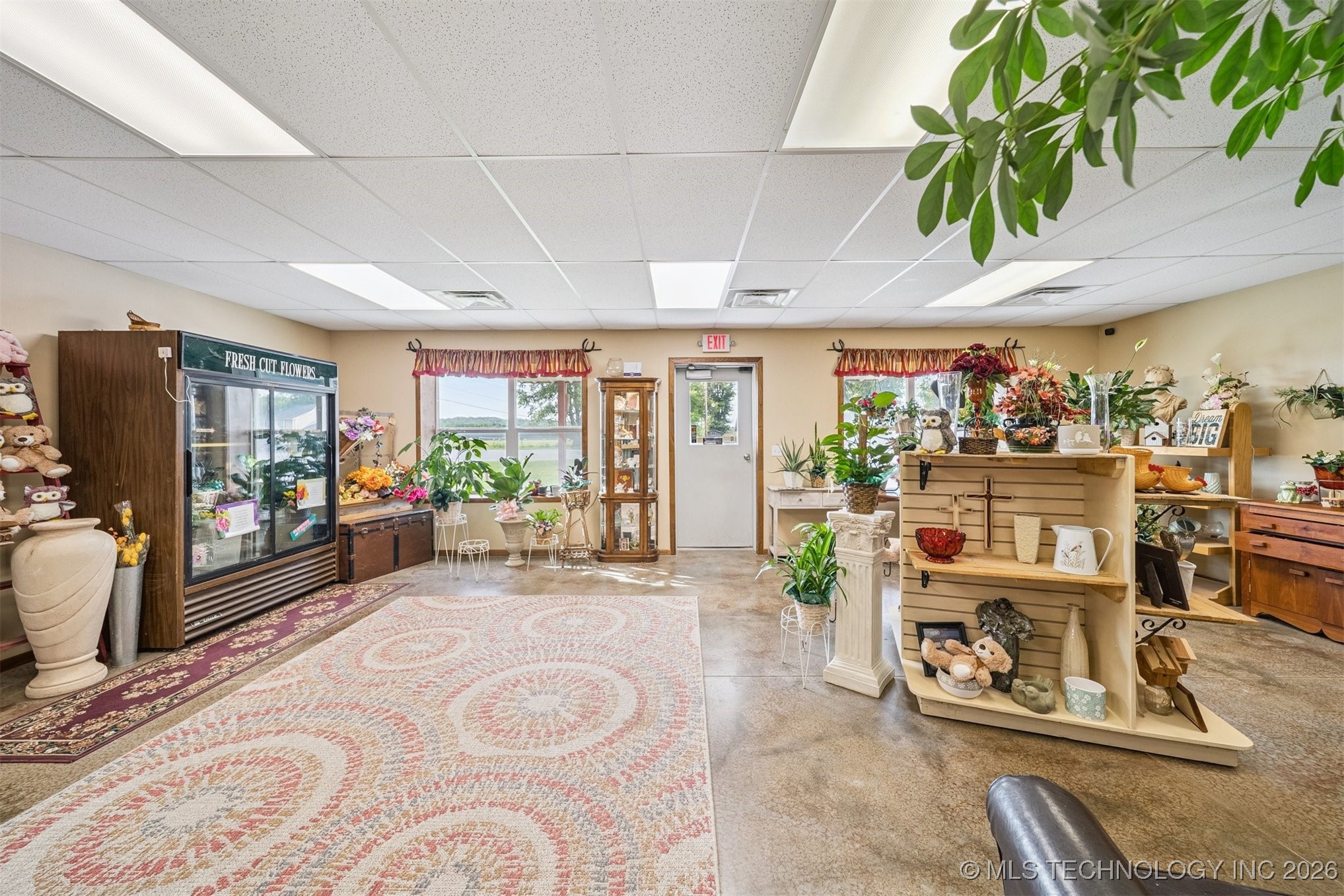 421 E Commercial Street Property Photo 10