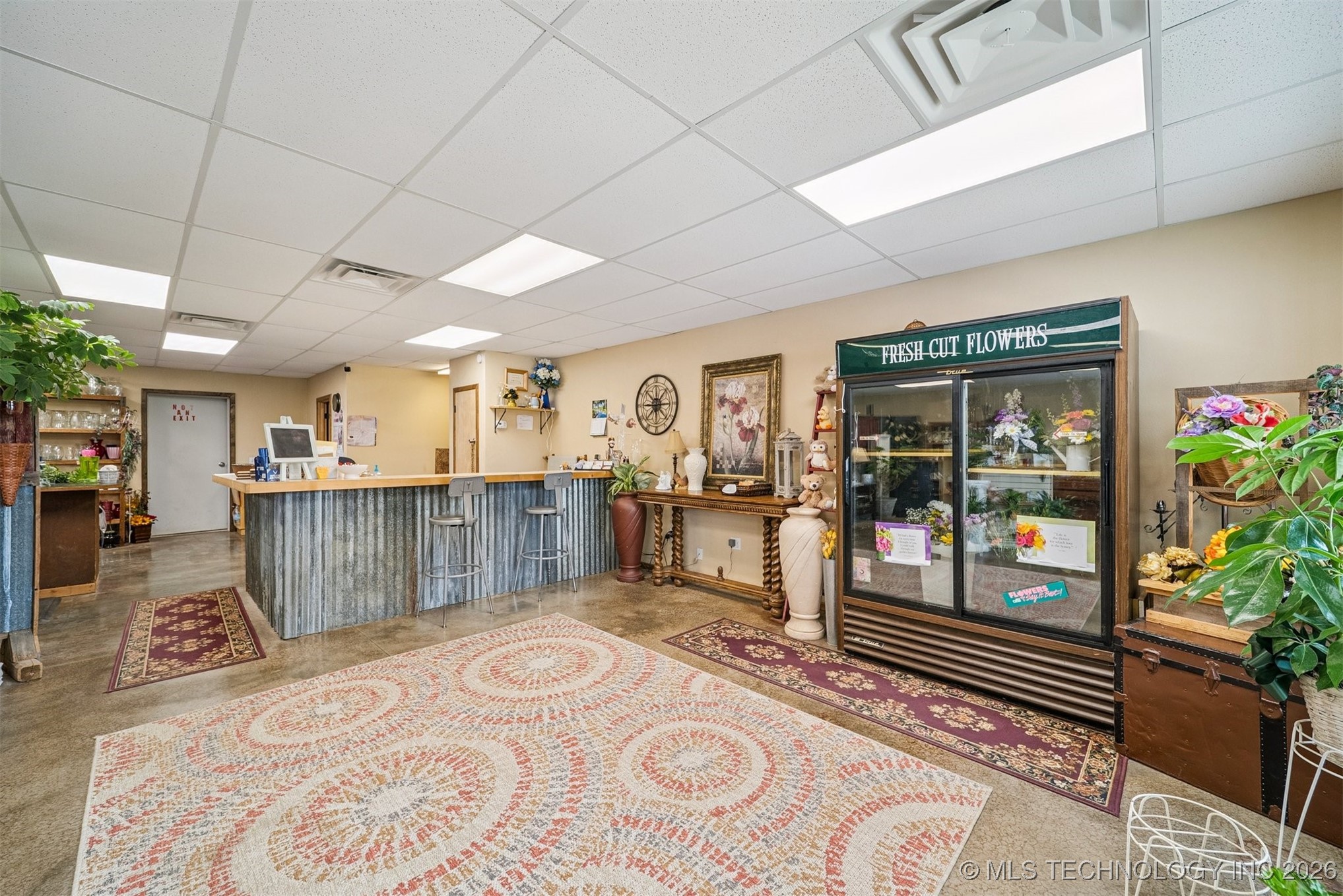 421 E Commercial Street Property Photo 11