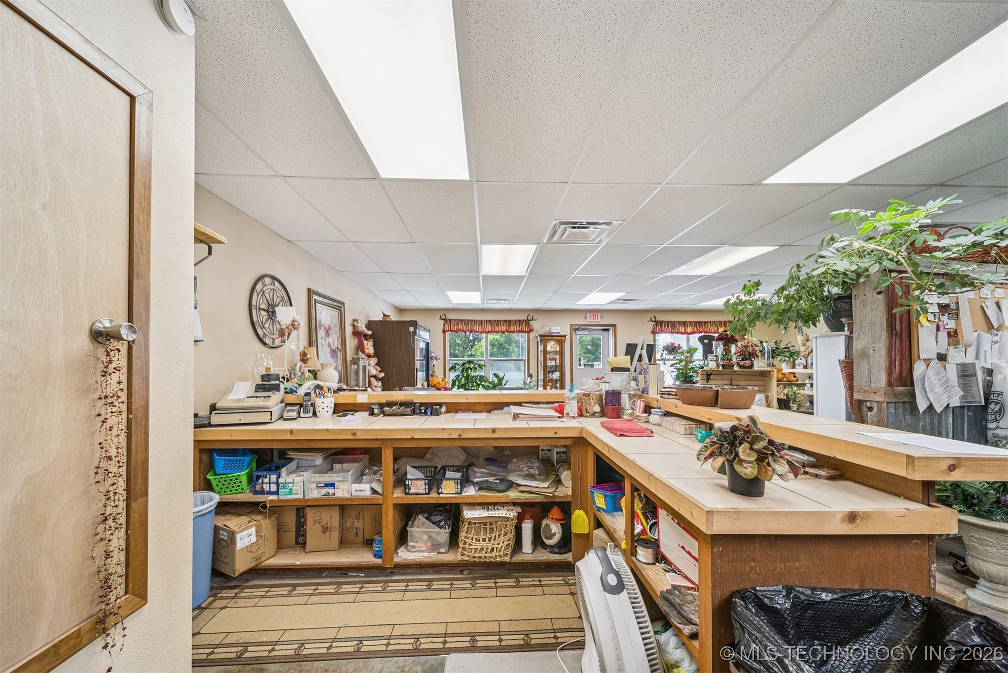 421 E Commercial Street Property Photo 13