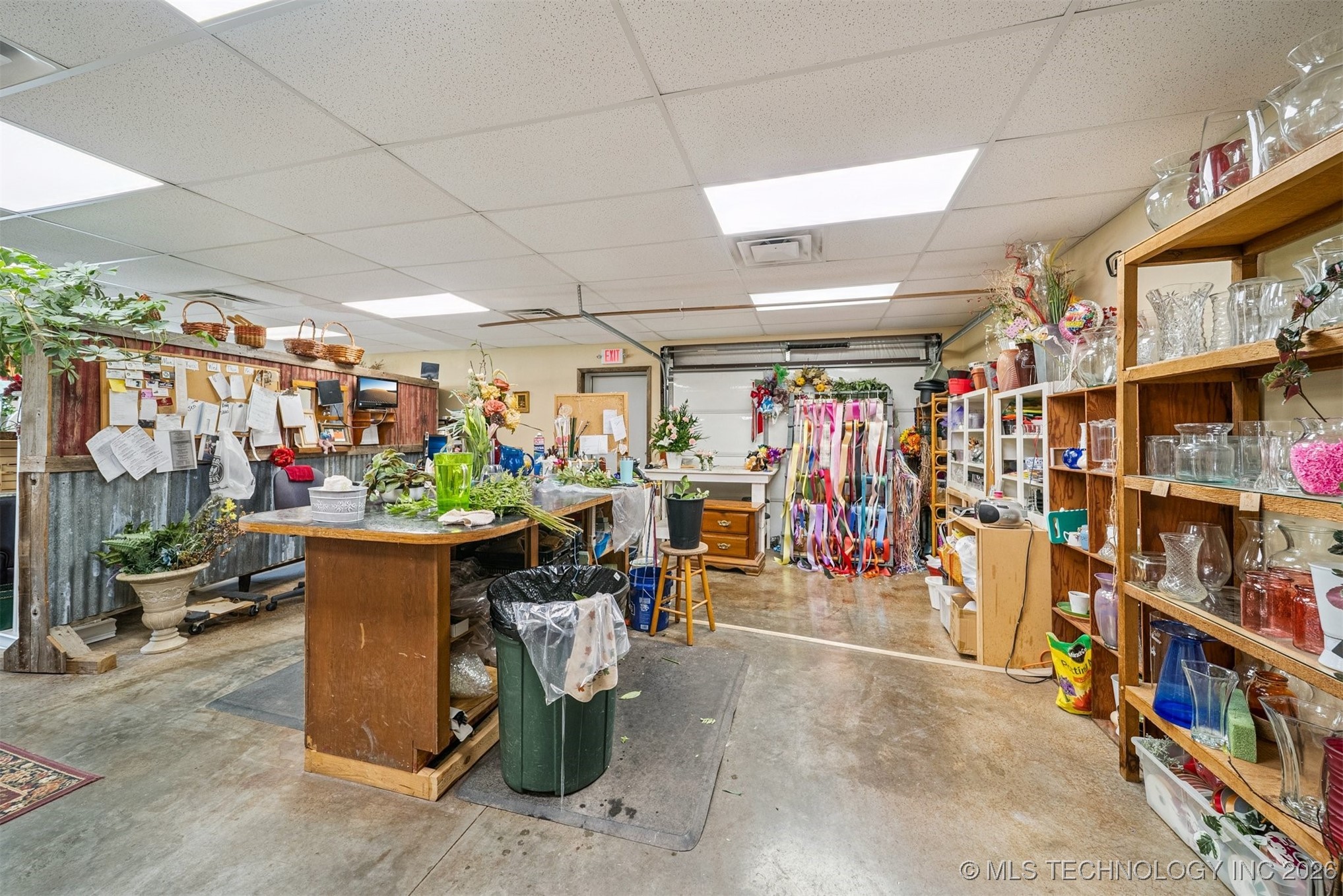 421 E Commercial Street Property Photo 17