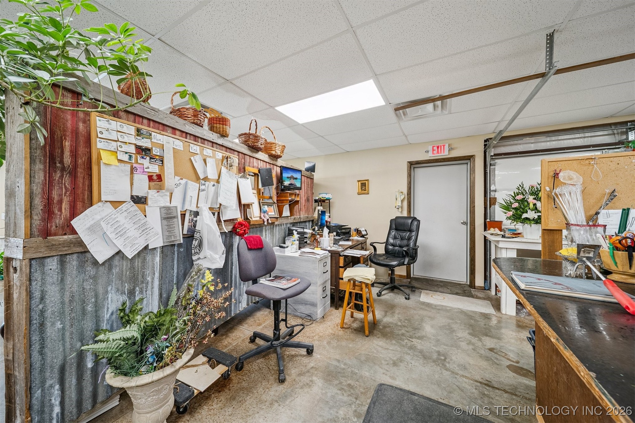 421 E Commercial Street Property Photo 19