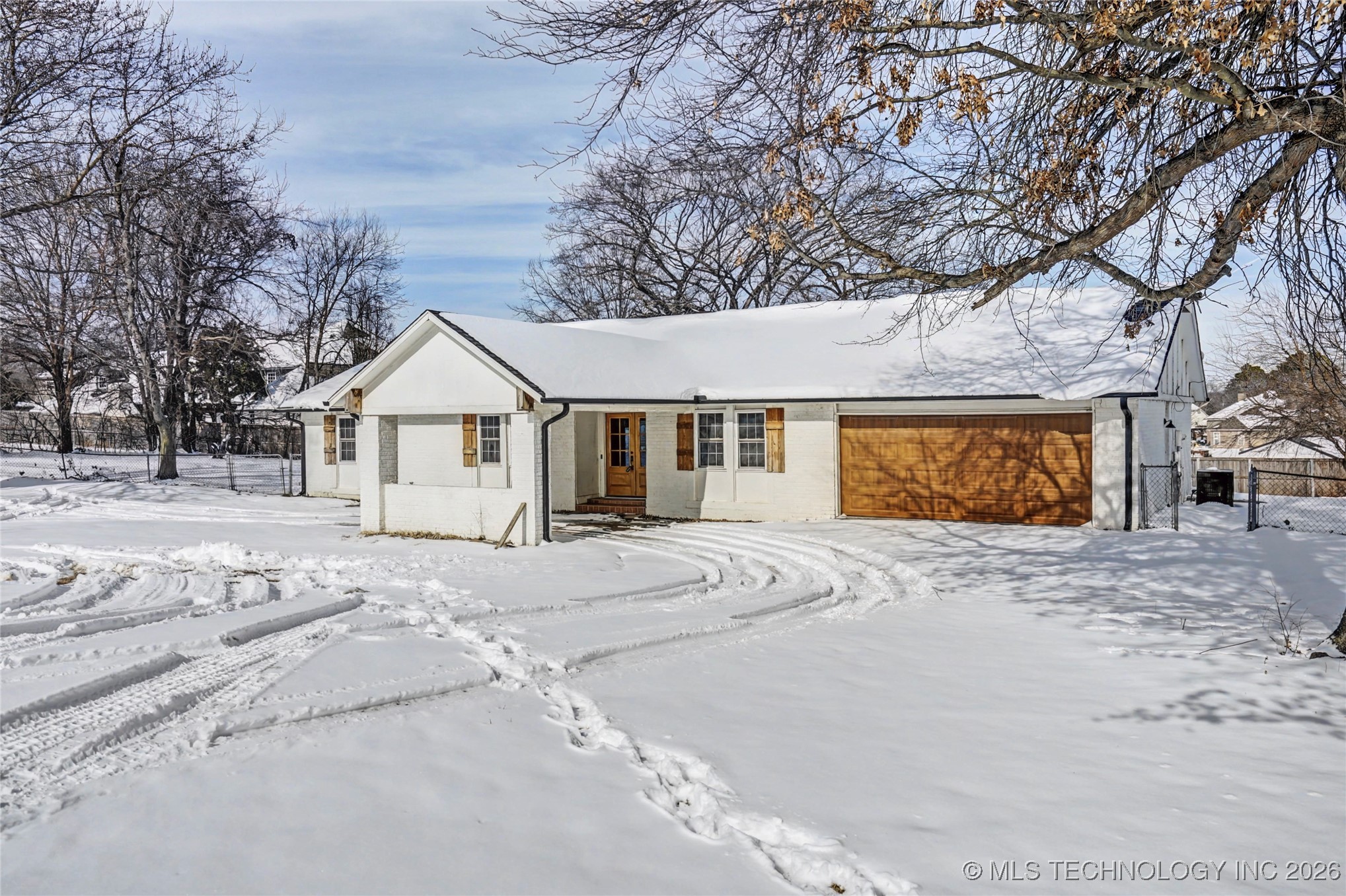 18415 S Hilltop Court Property Photo 2