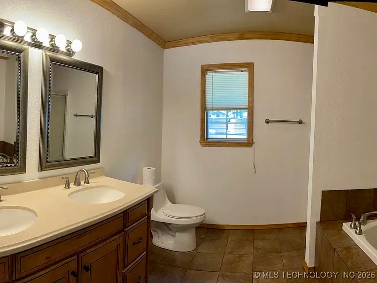 4110 Derrick Street Property Photo 7