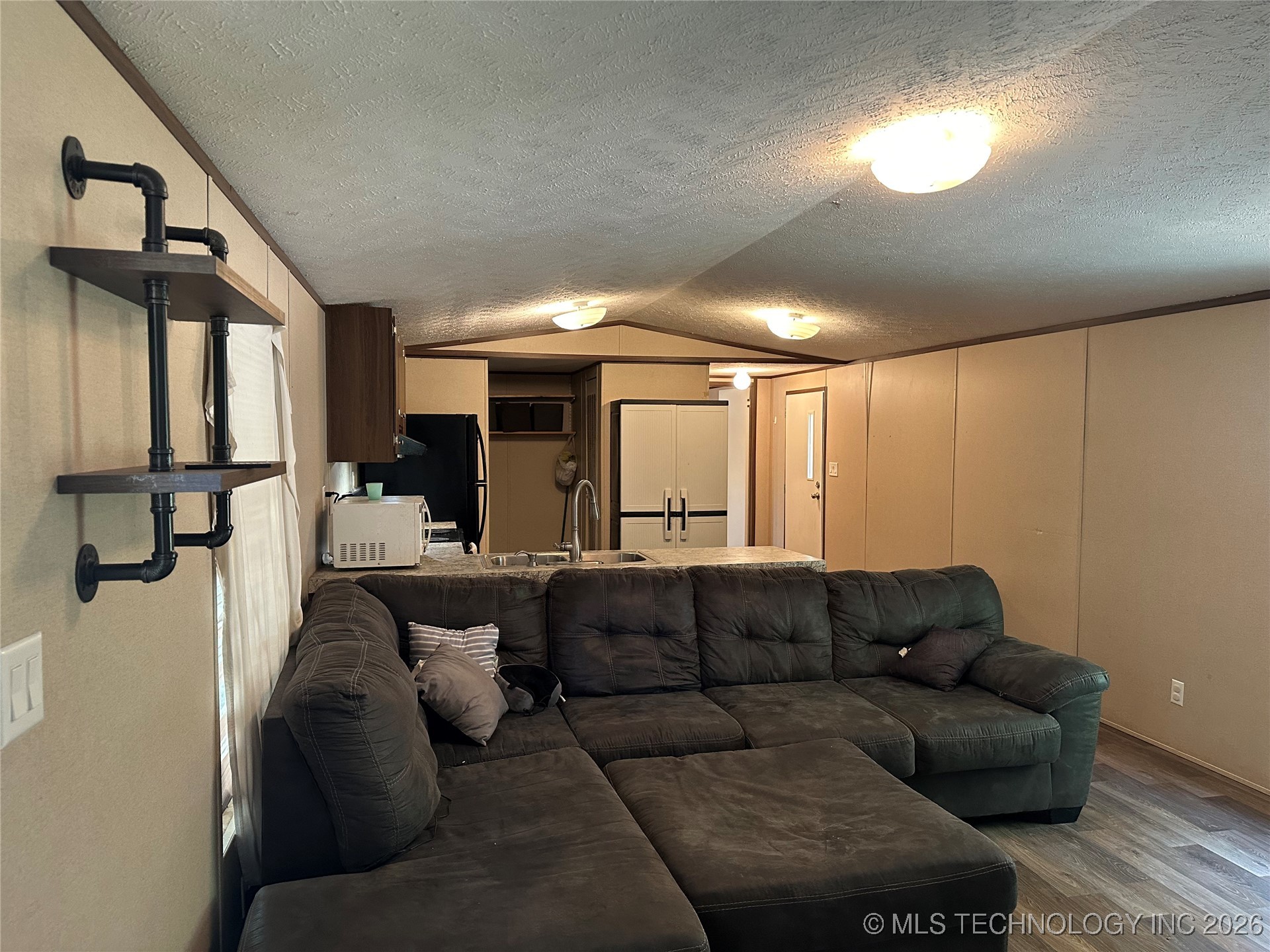 10782 Hickory Property Photo 5