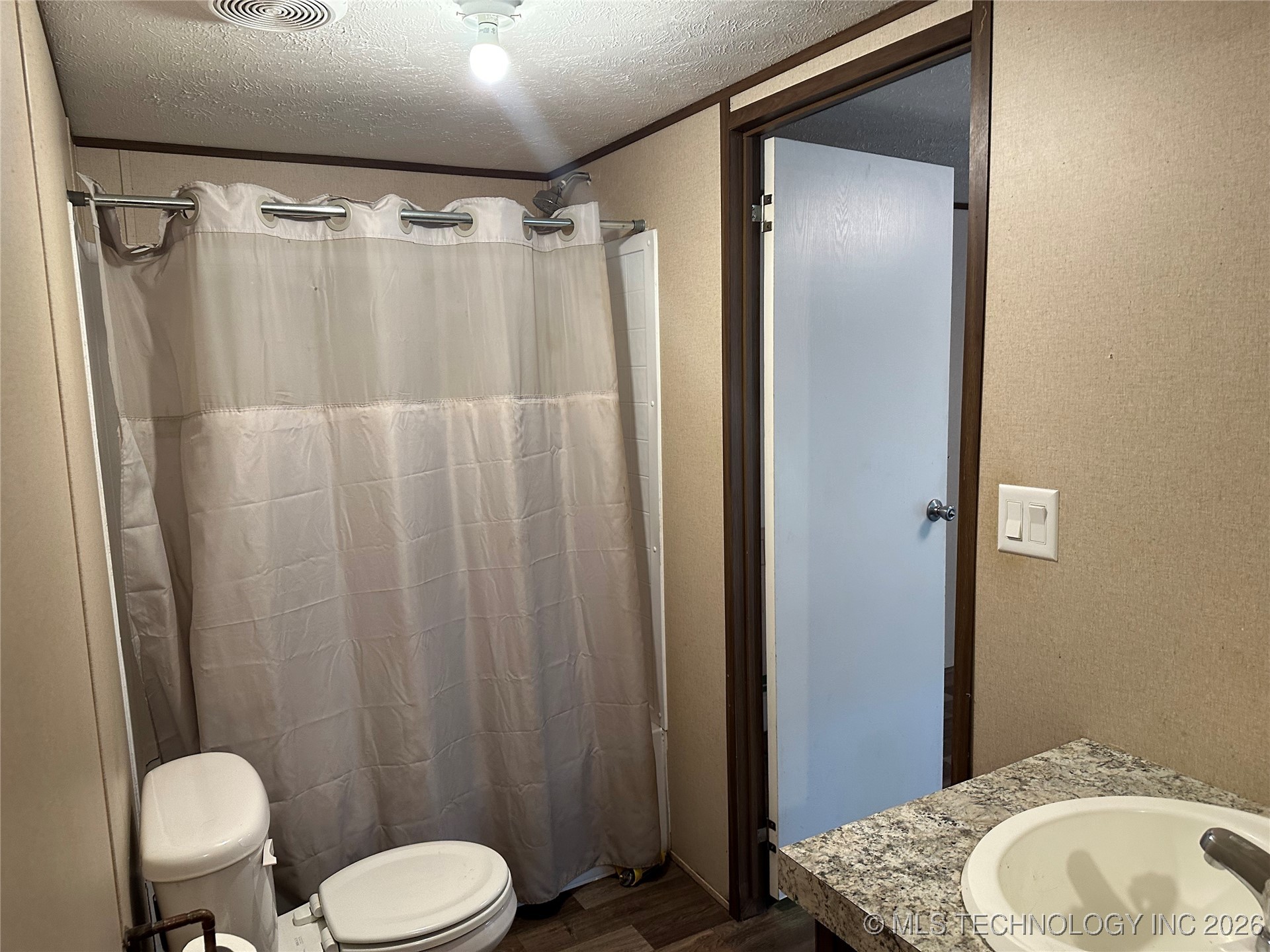 10782 Hickory Property Photo 9