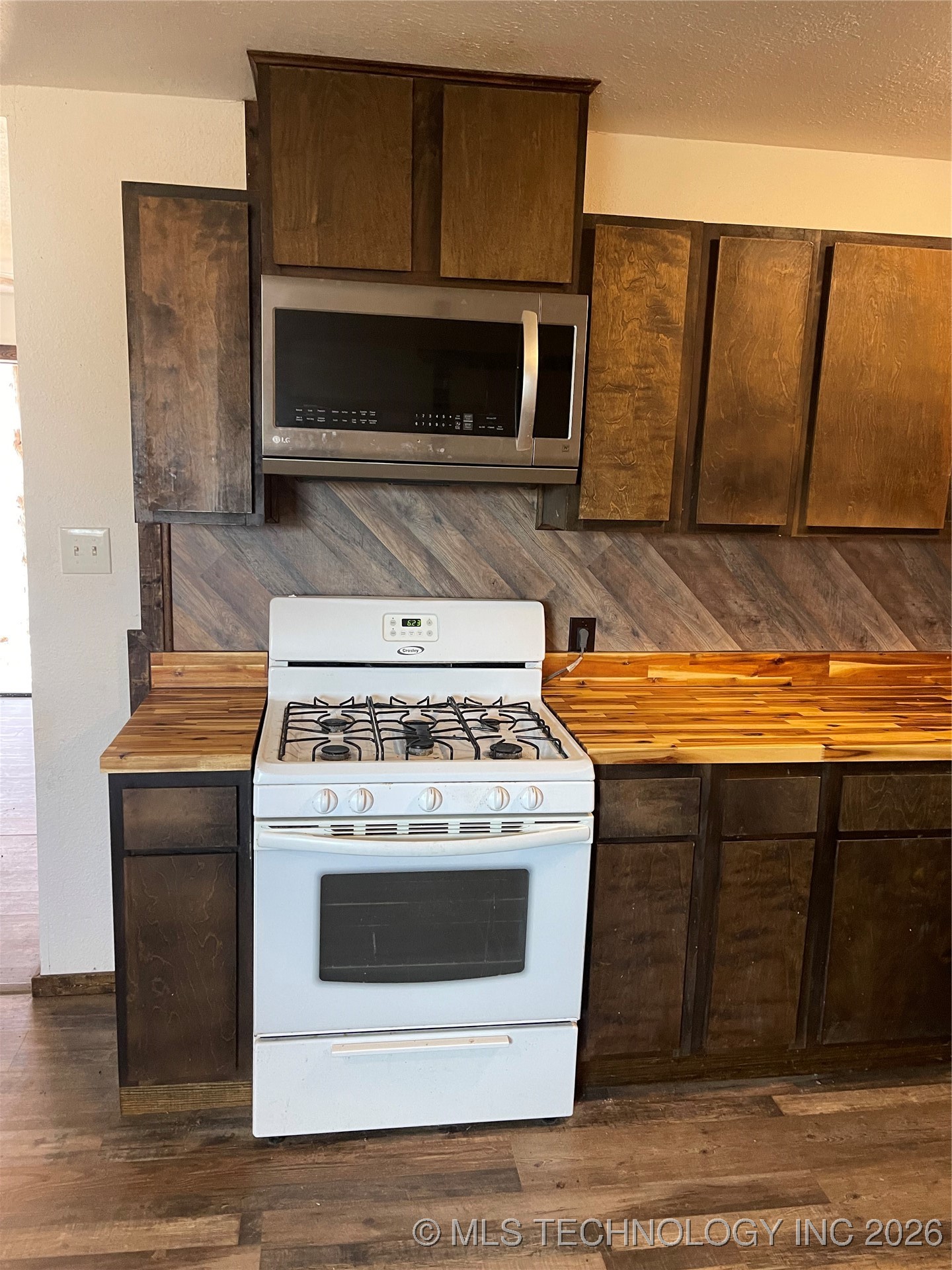 12078 S Forrest Hill Road Property Photo 5