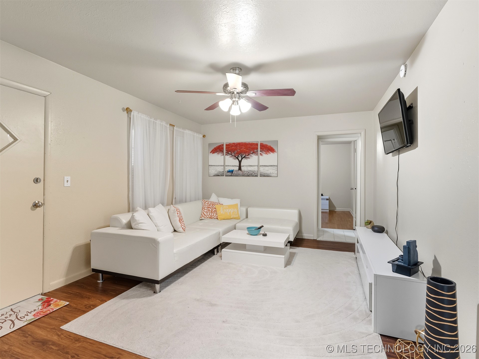 1215 E Beverly Property Photo 5