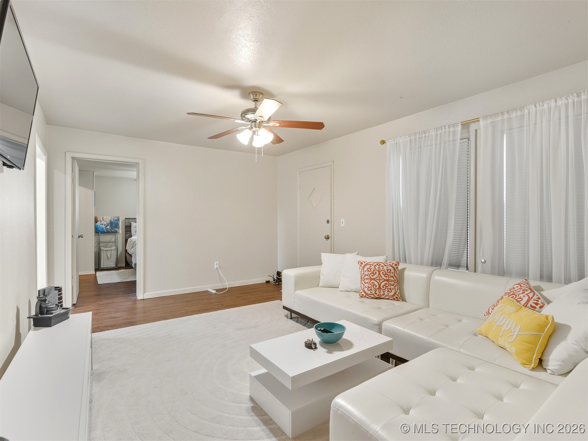 1215 E Beverly Property Photo 6