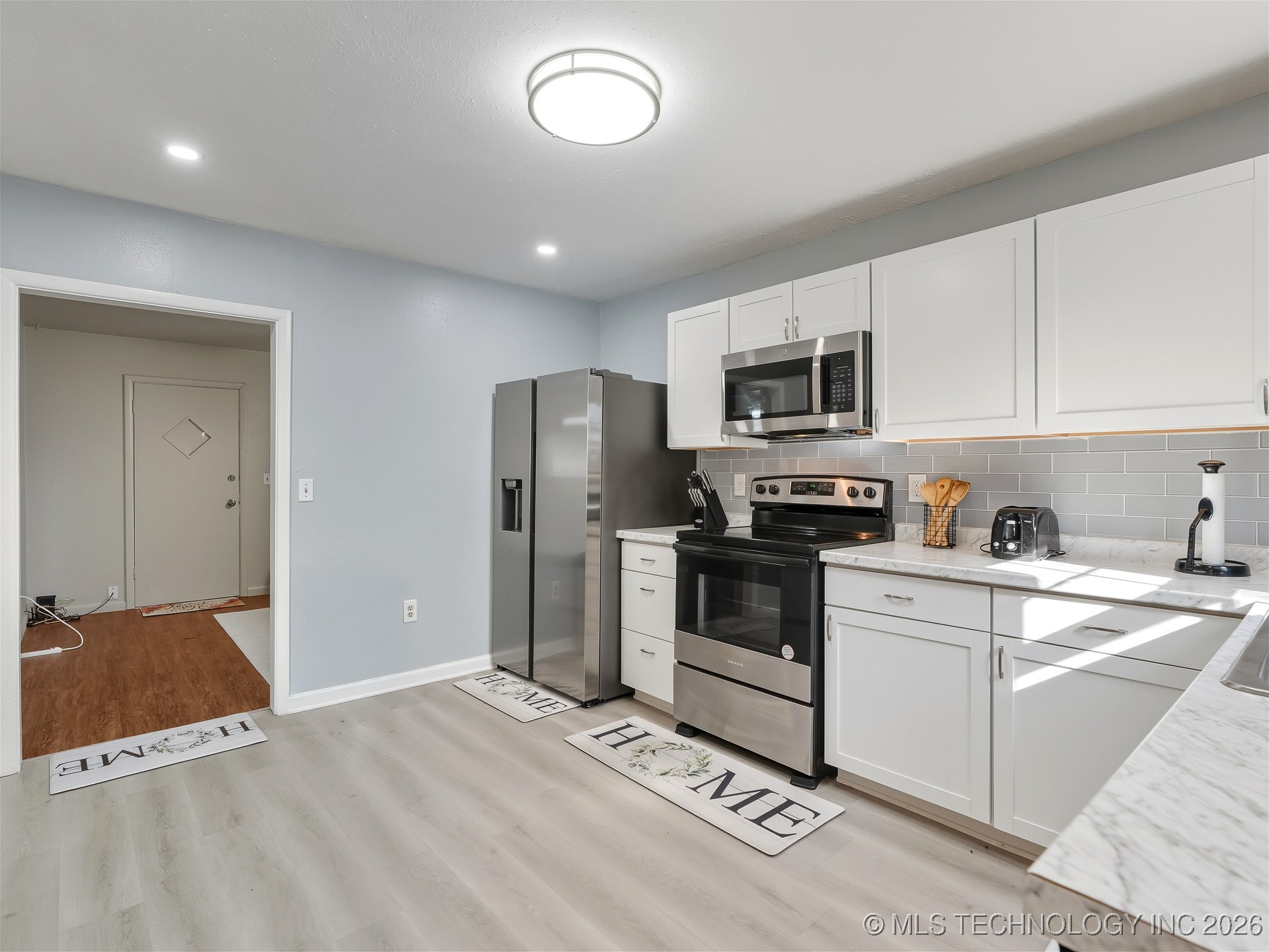 1215 E Beverly Property Photo 8