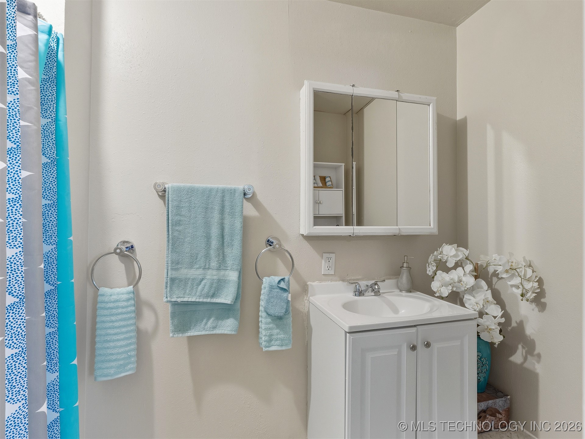 1215 E Beverly Property Photo 18