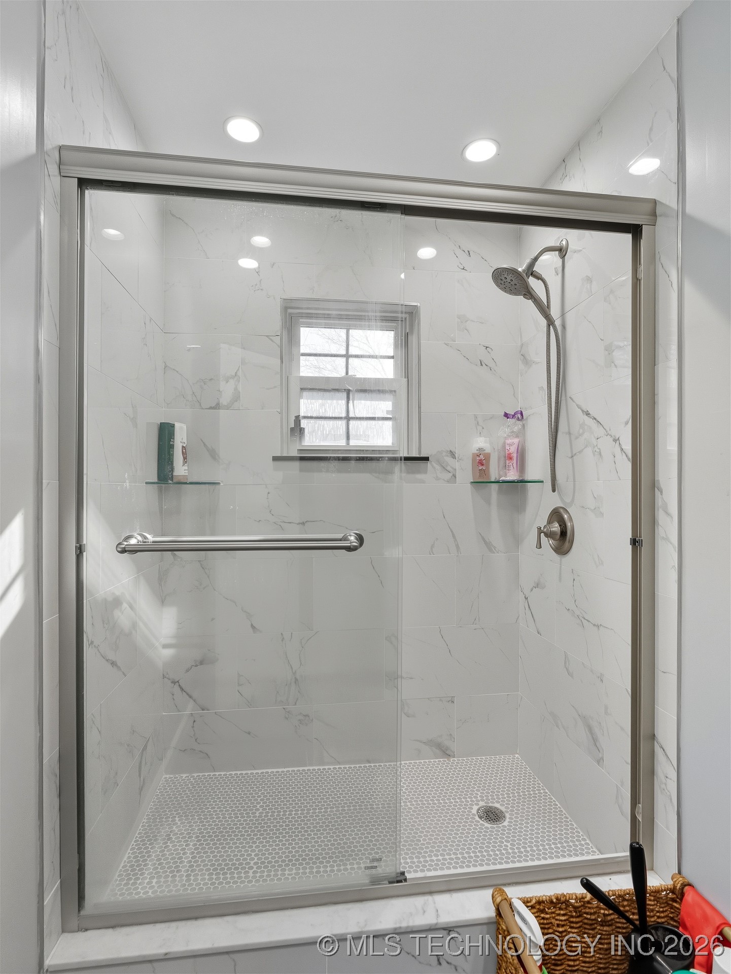 1215 E Beverly Property Photo 23