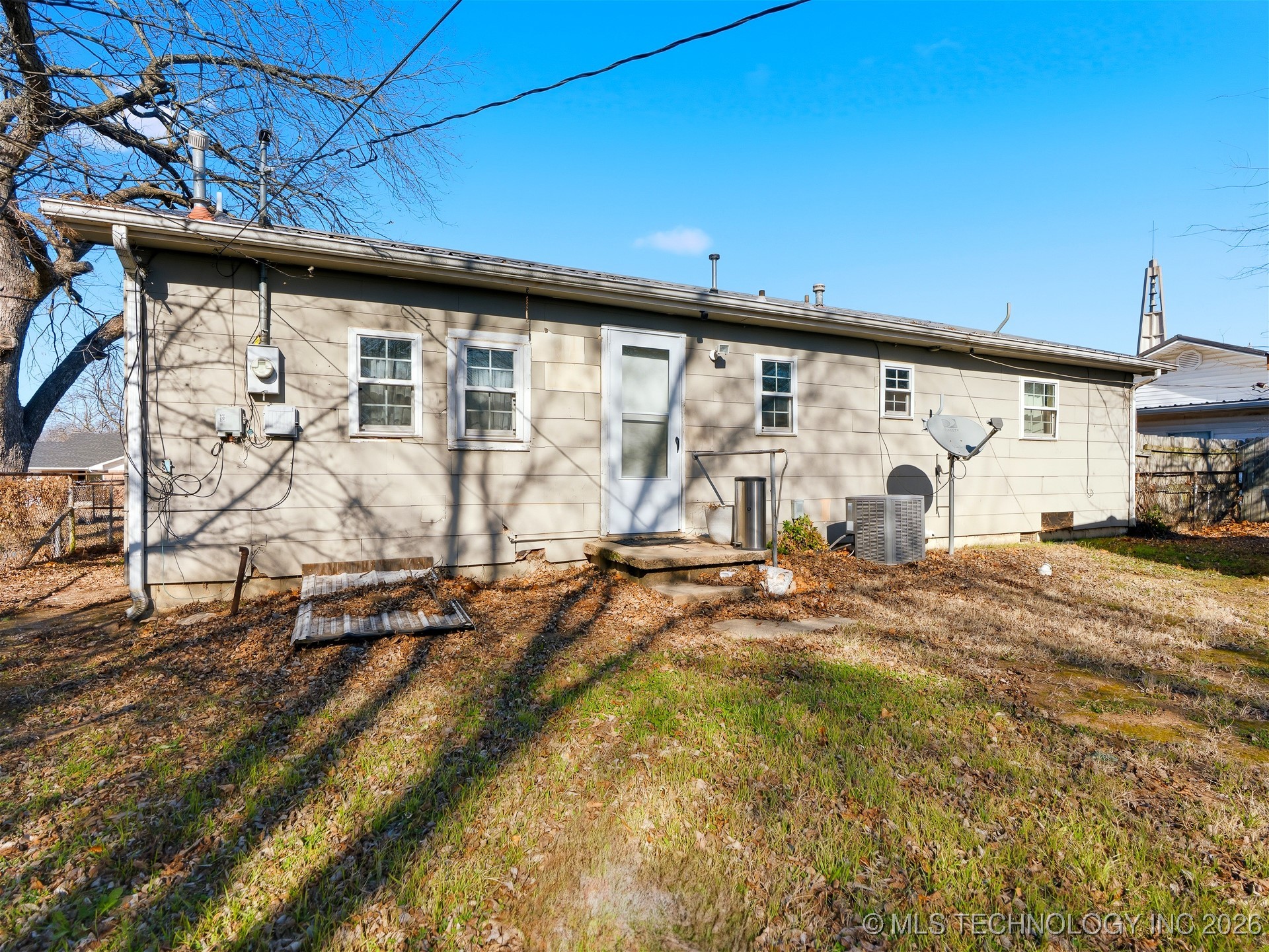 1215 E Beverly Property Photo 27