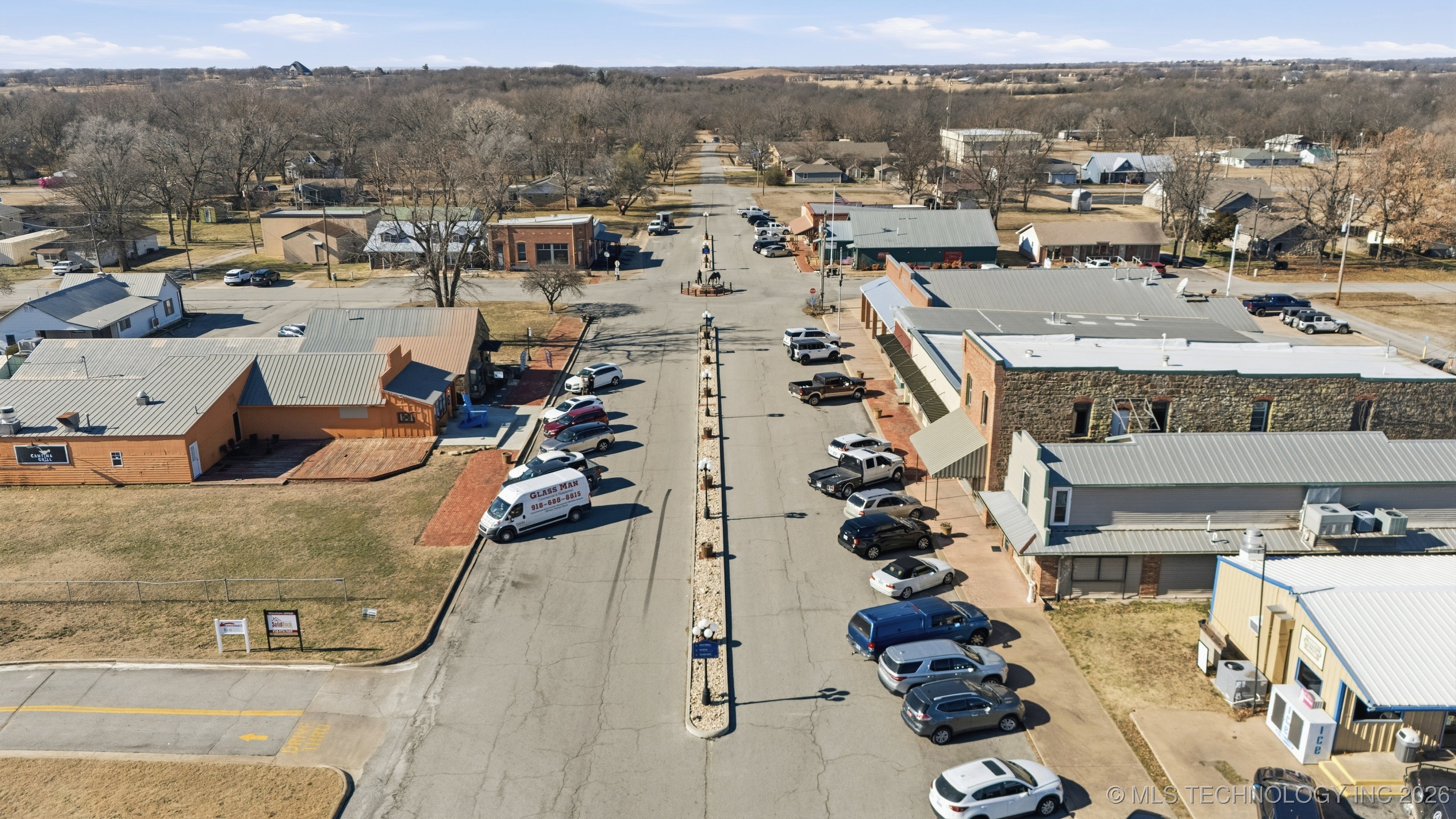 205 S Locust Street Property Photo 6