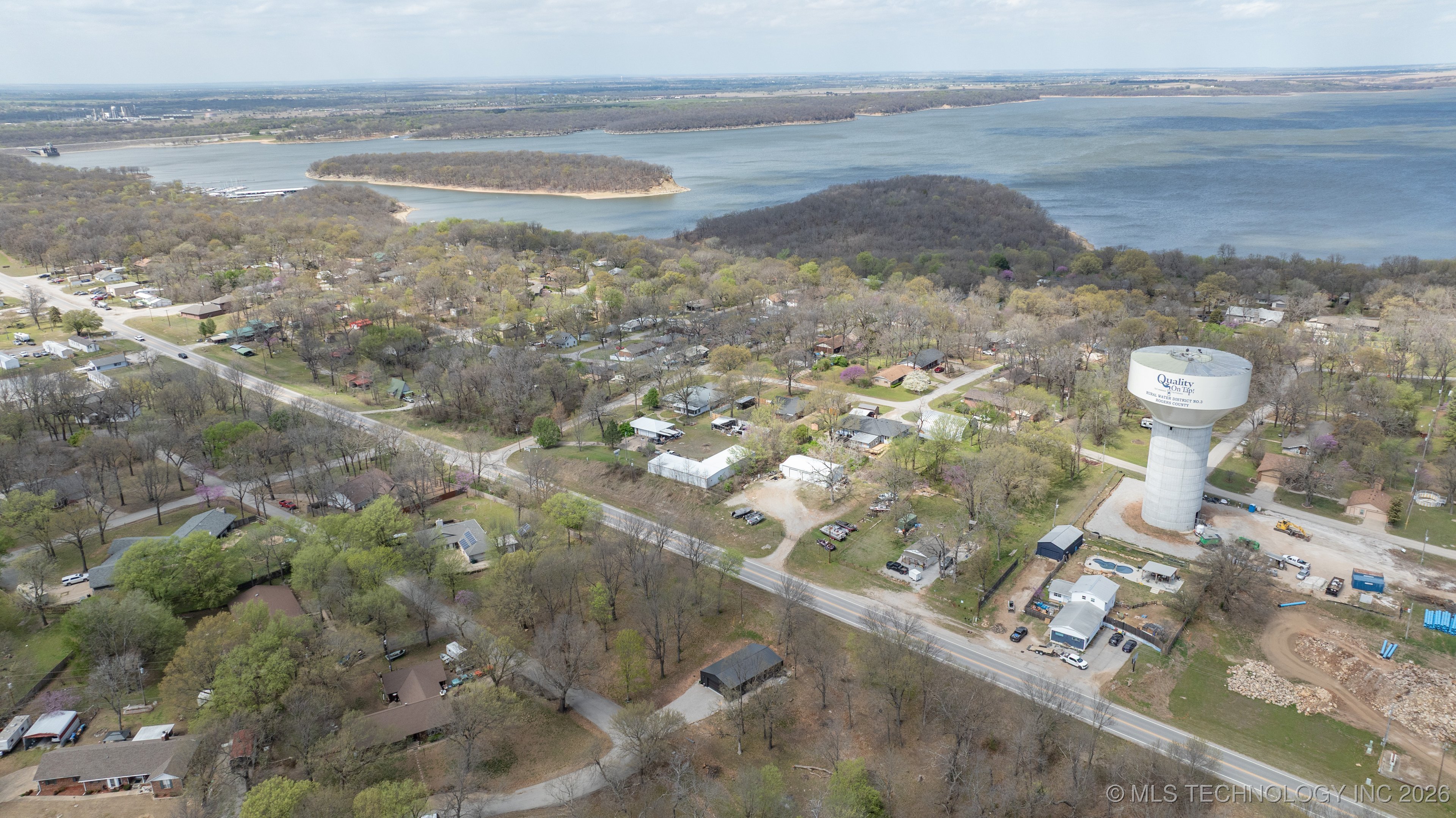 205 S Locust Street Property Photo 18