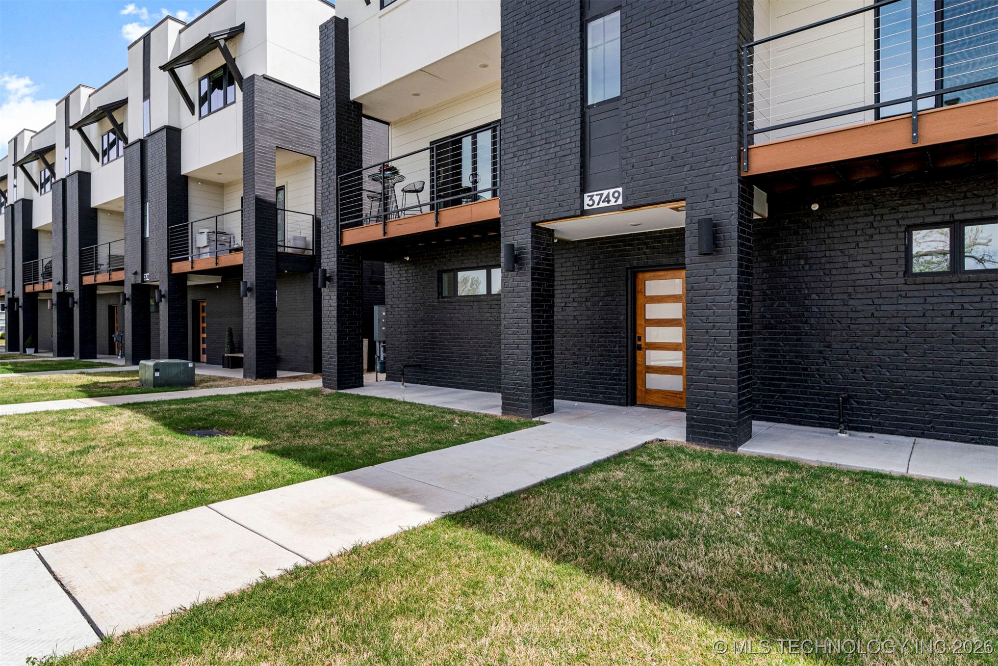 3769 S Riverside Drive 3769 Property Photo 4