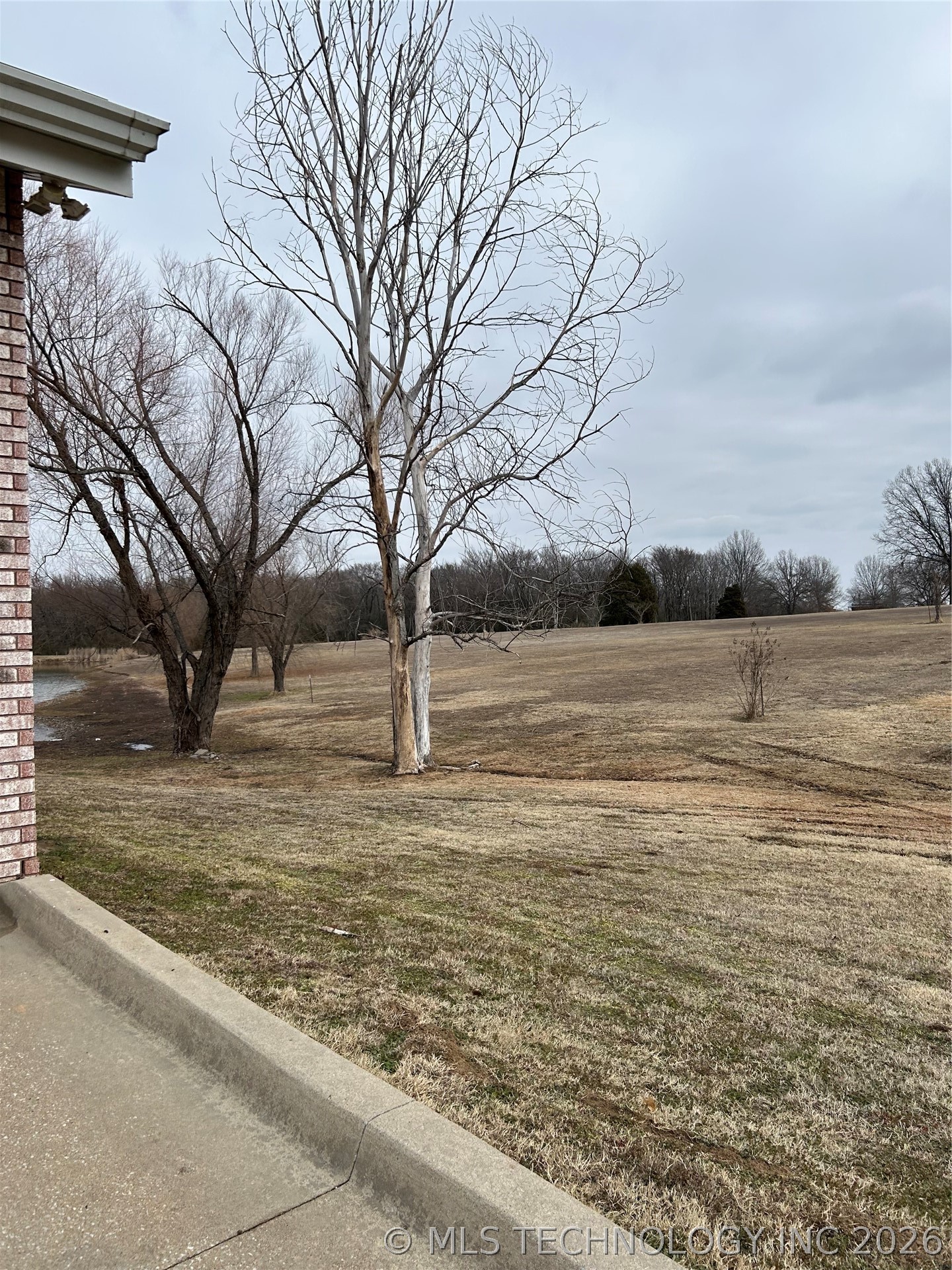 1540 W Harris Road Property Photo 2