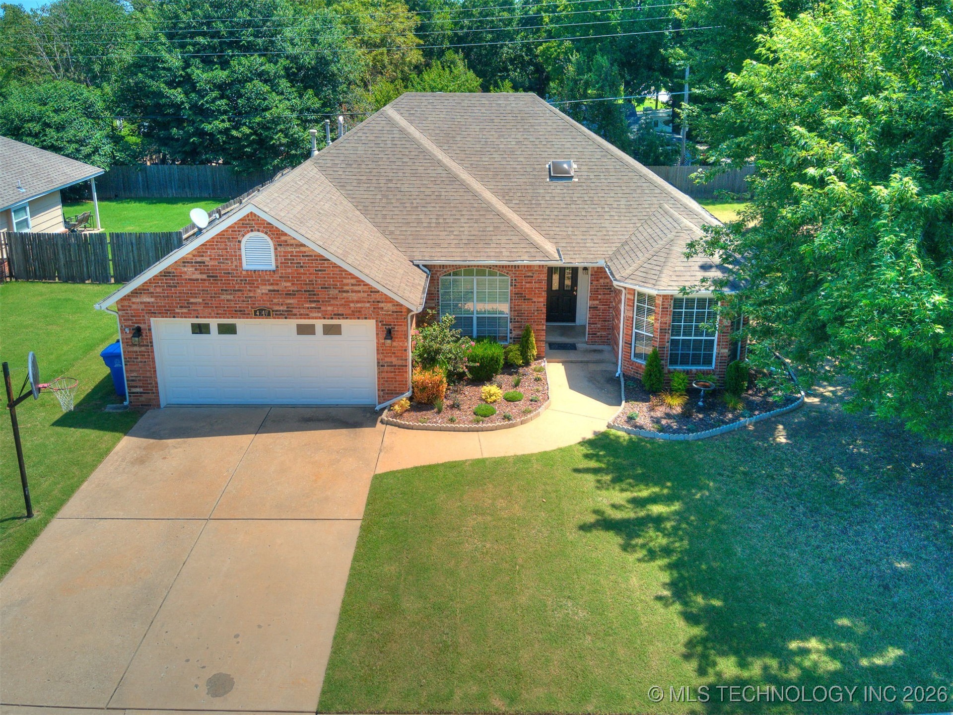 4717 S Ash Avenue Property Photo 5