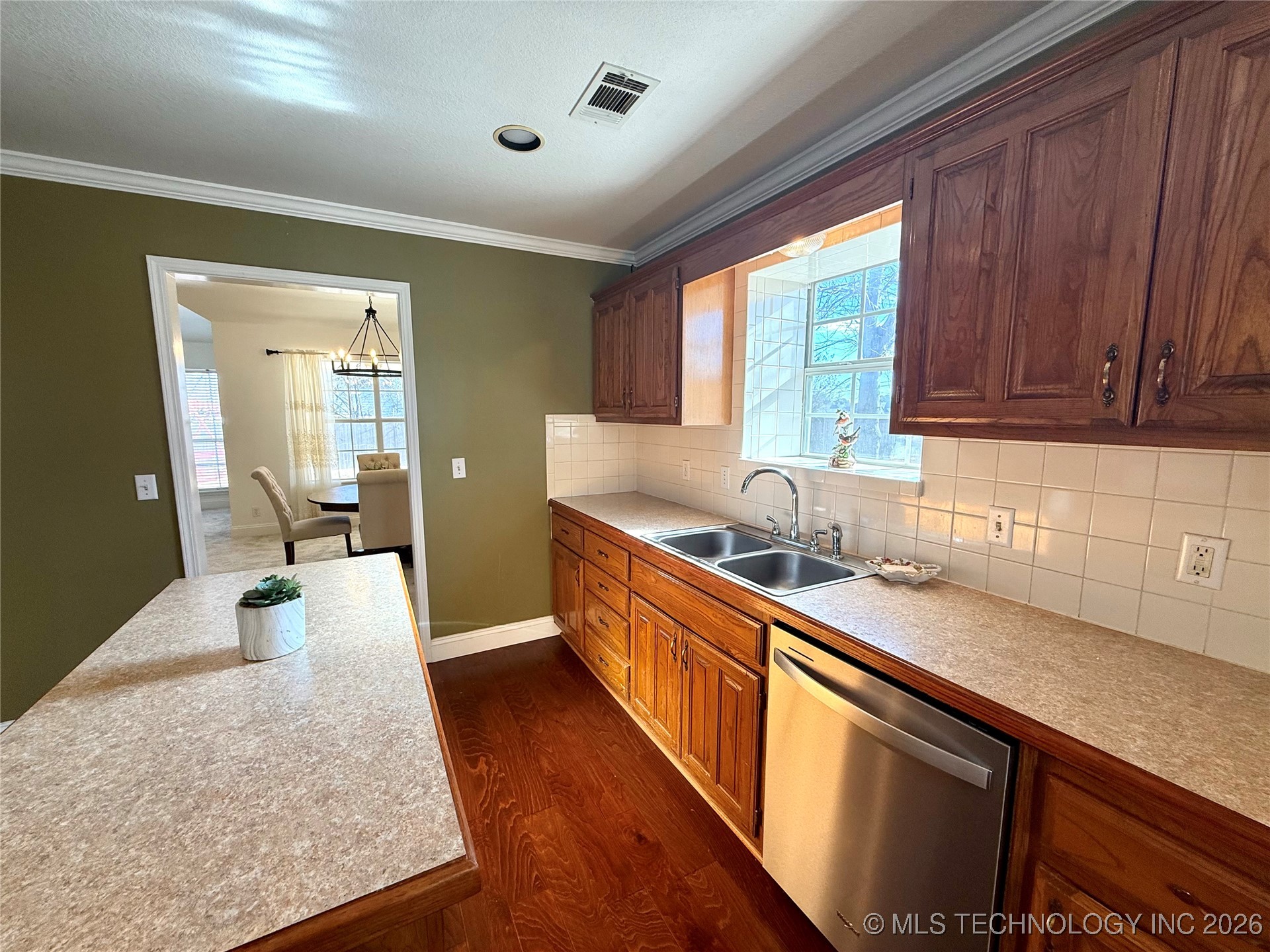 4717 S Ash Avenue Property Photo 15