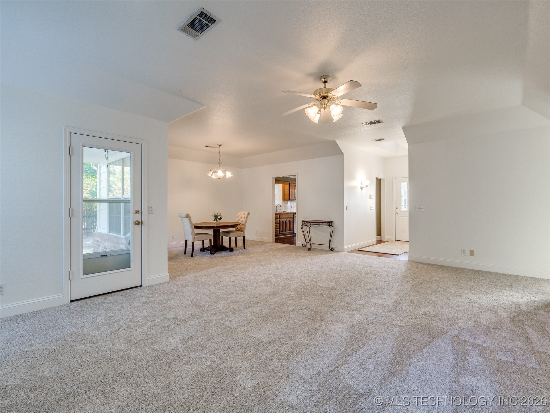 4717 S Ash Avenue Property Photo 29