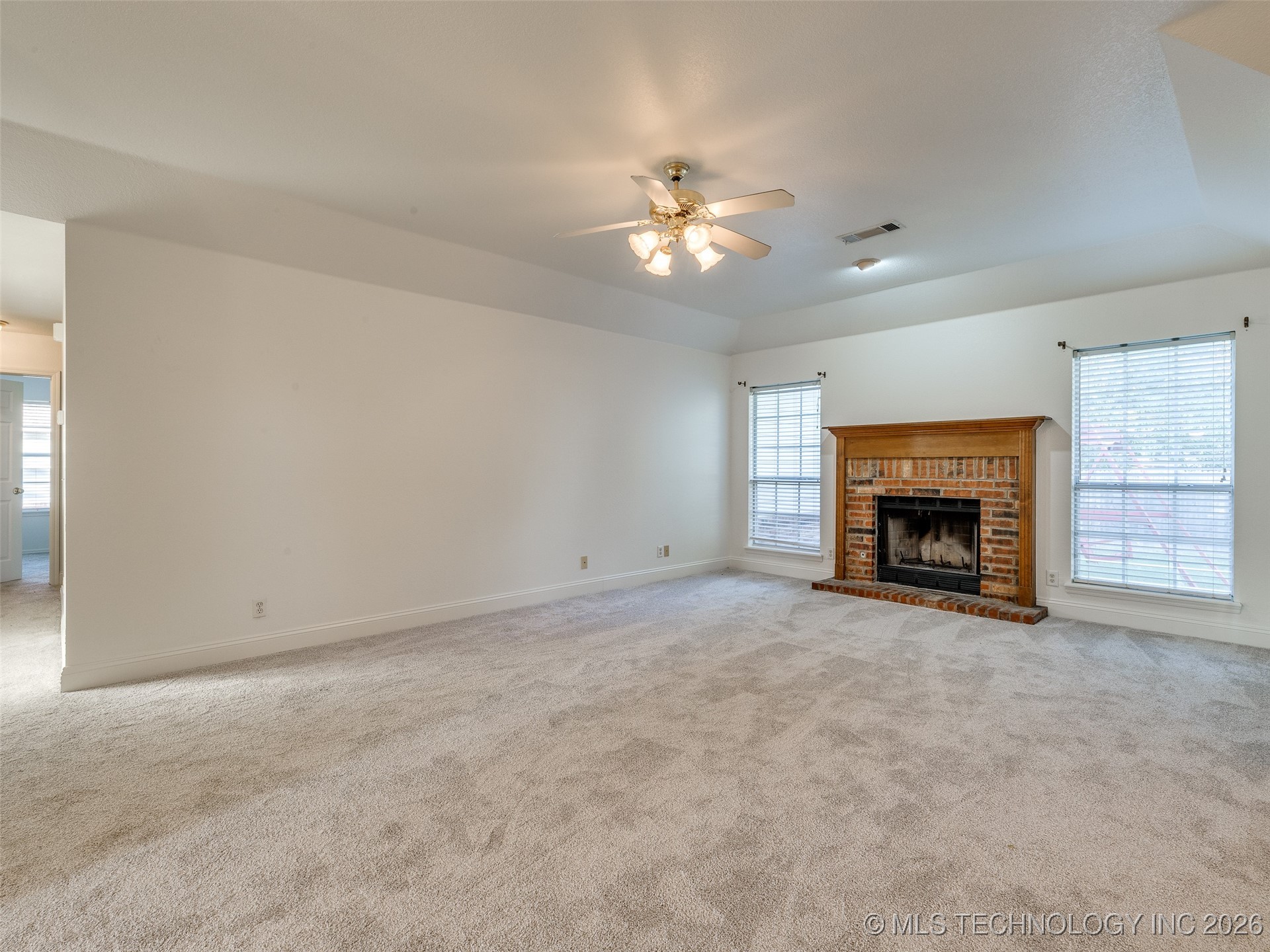 4717 S Ash Avenue Property Photo 32