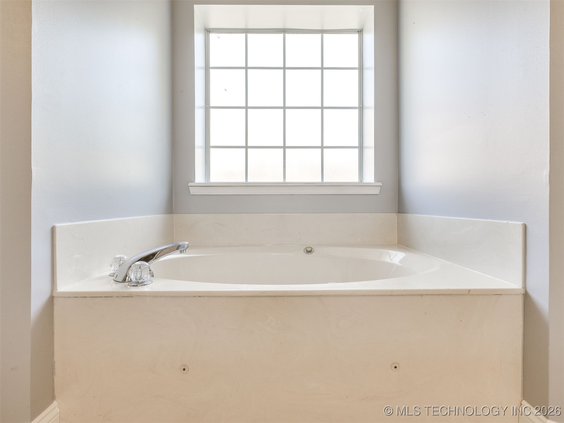 4717 S Ash Avenue Property Photo 47