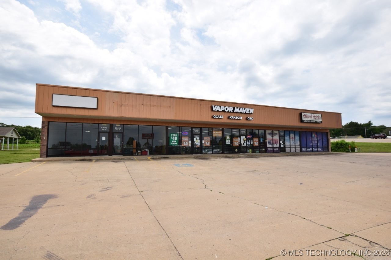 83621 S Highway 59 Property Photo 3