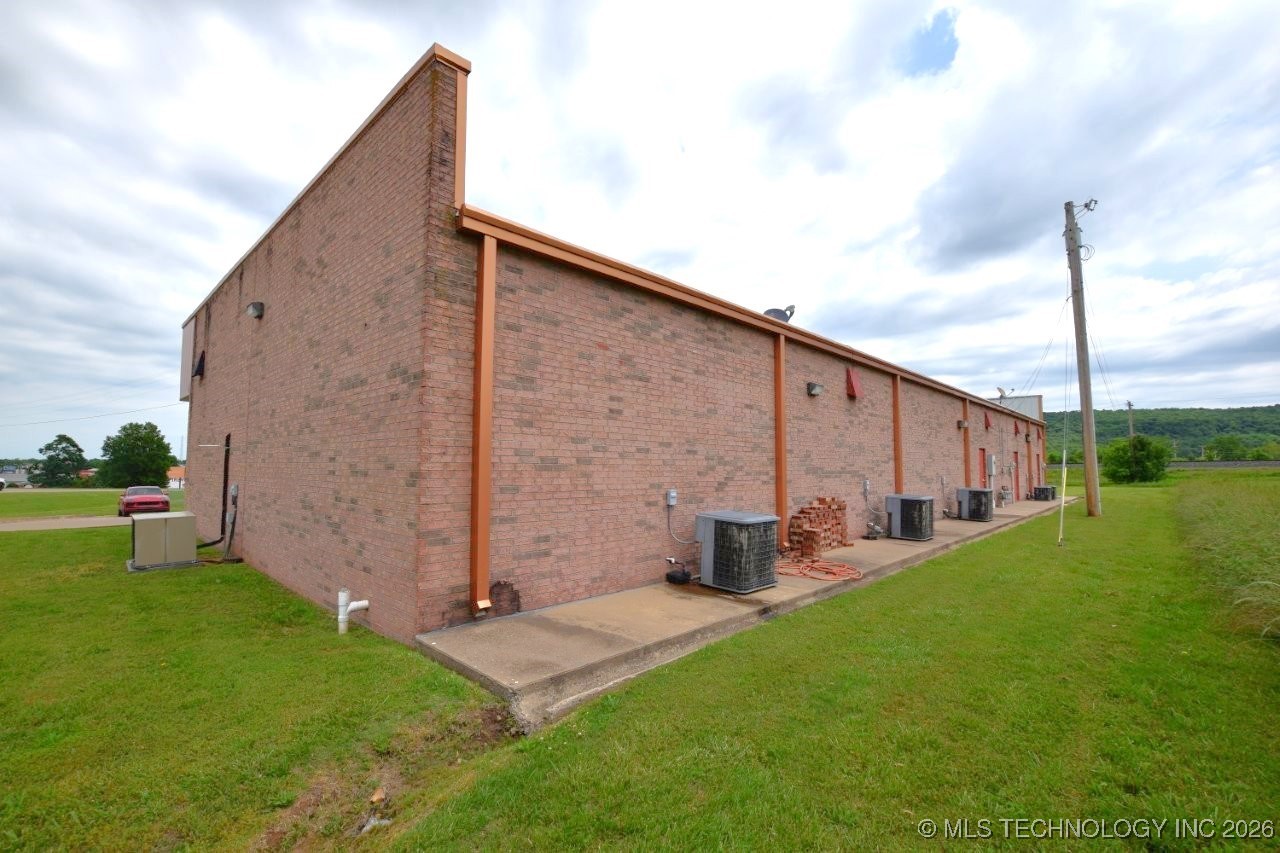 83621 S Highway 59 Property Photo 6