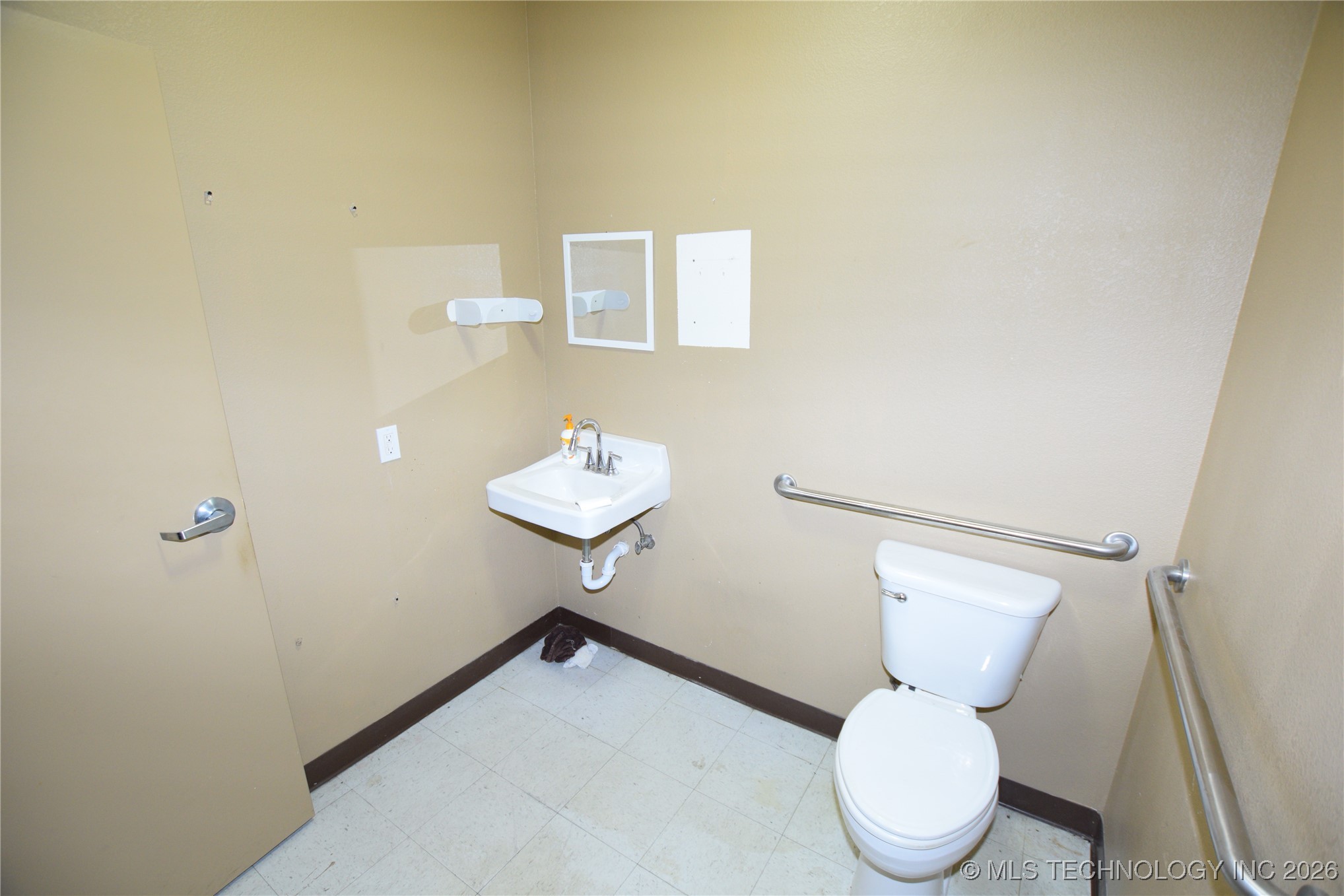 83621 S Highway 59 Property Photo 16