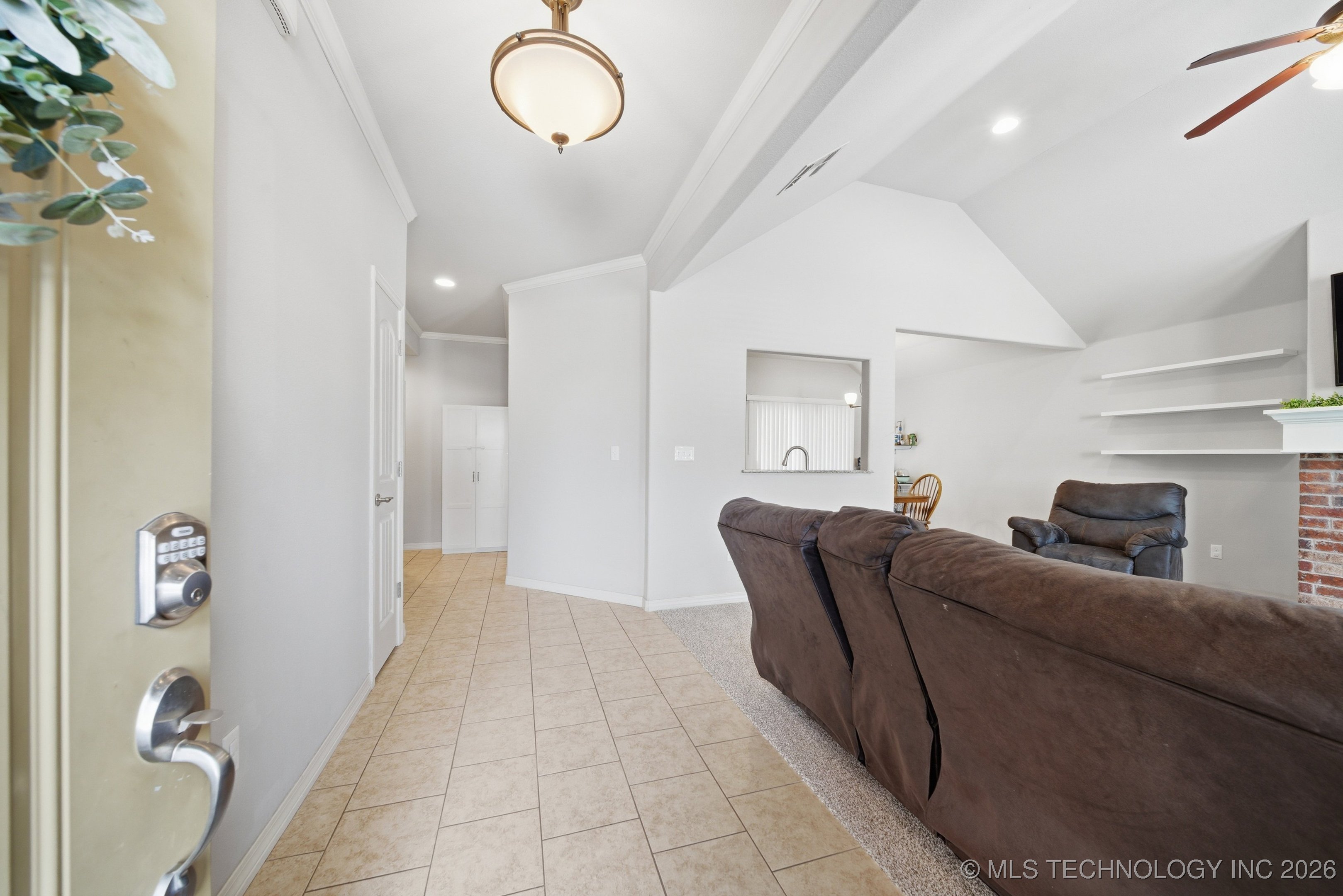 508 E Grant Place Property Photo 5