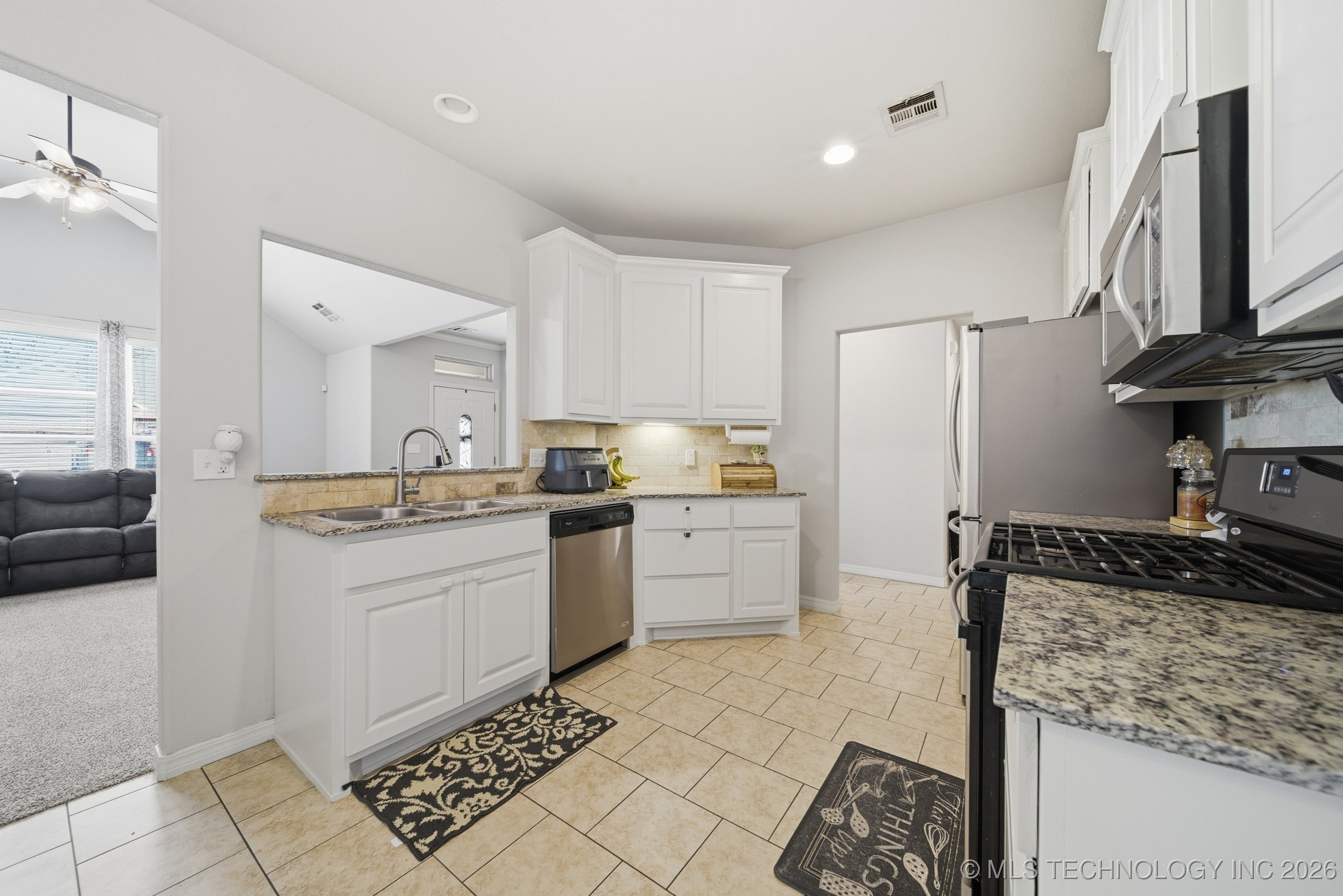 508 E Grant Place Property Photo 11