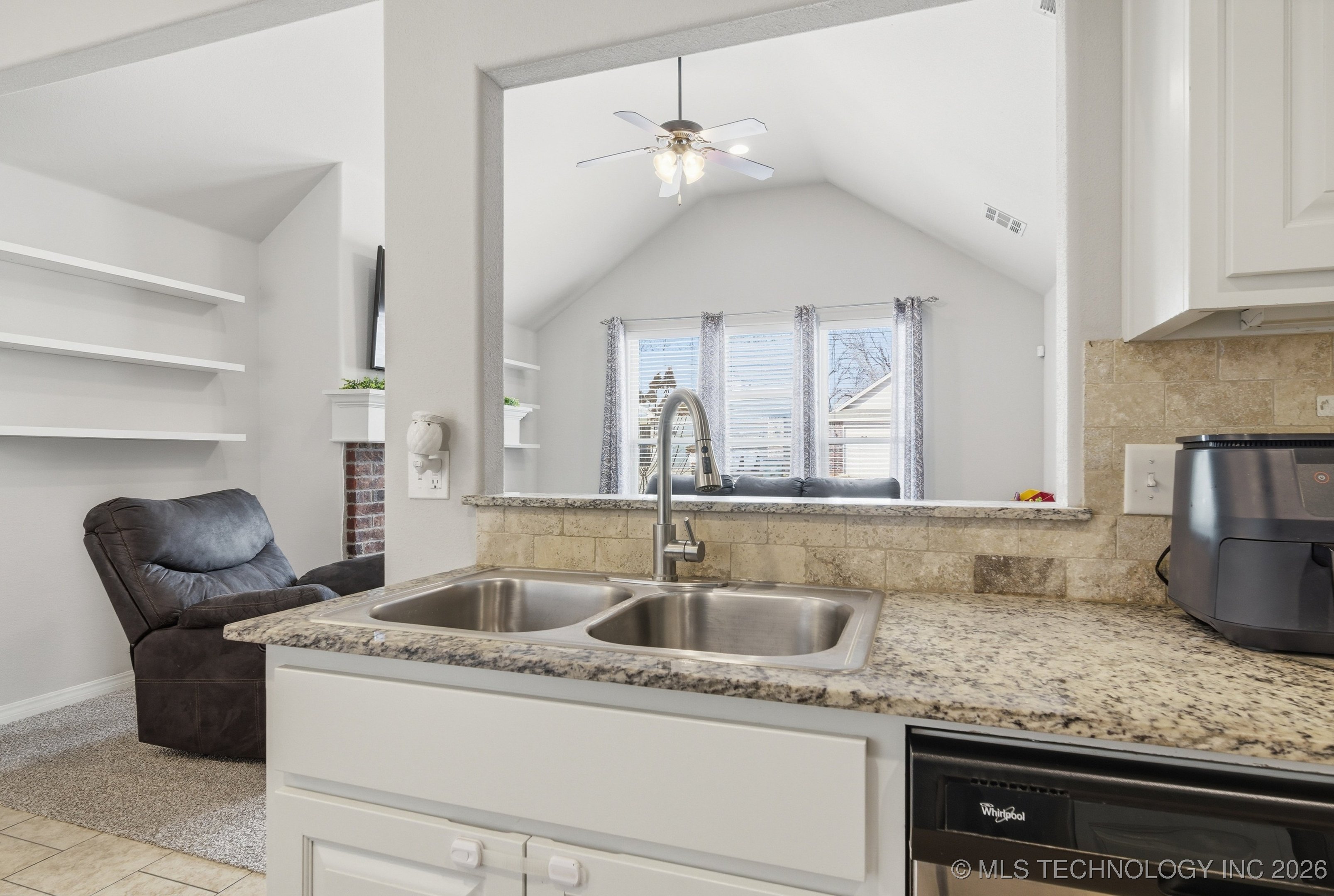 508 E Grant Place Property Photo 12