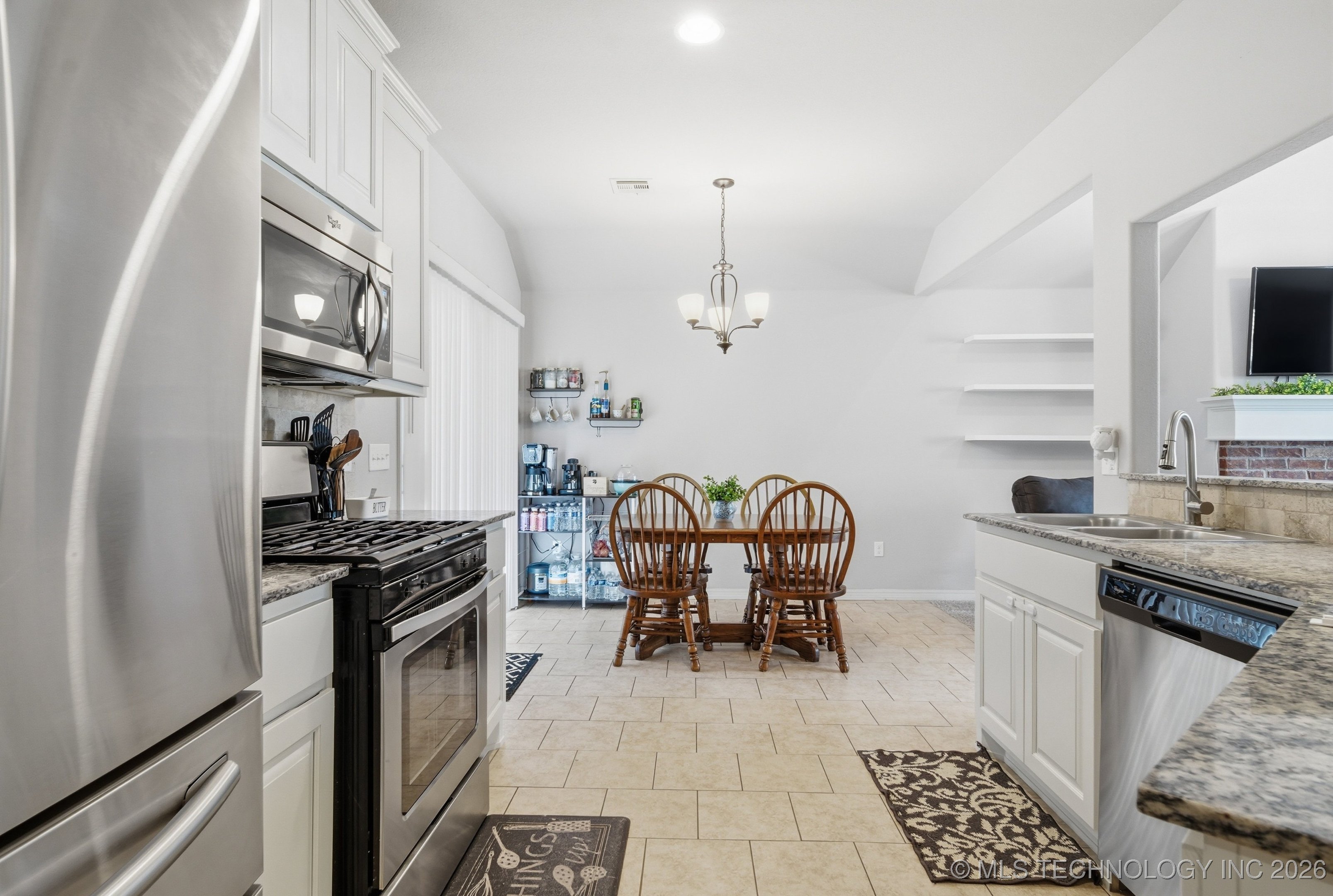 508 E Grant Place Property Photo 14