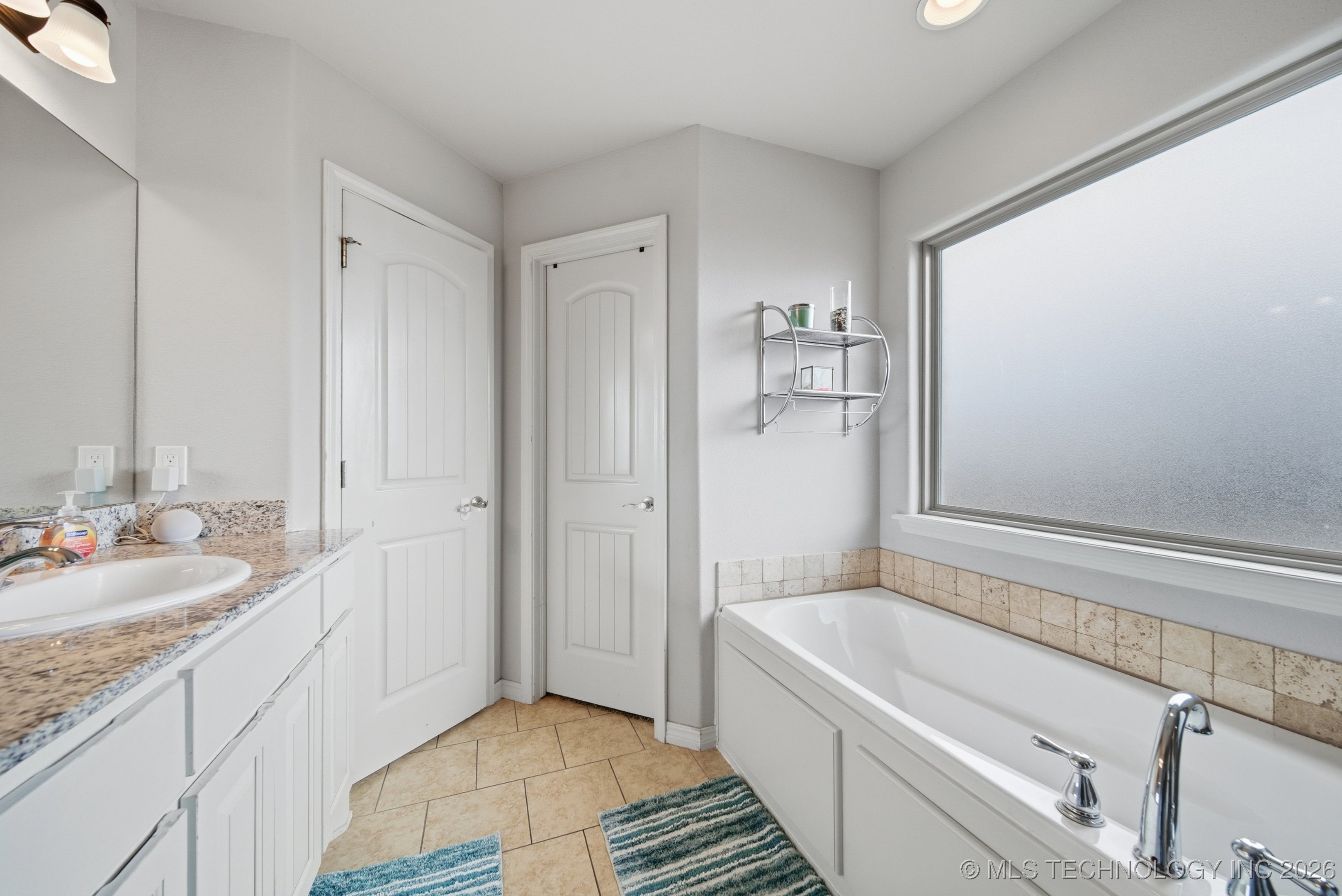 508 E Grant Place Property Photo 17