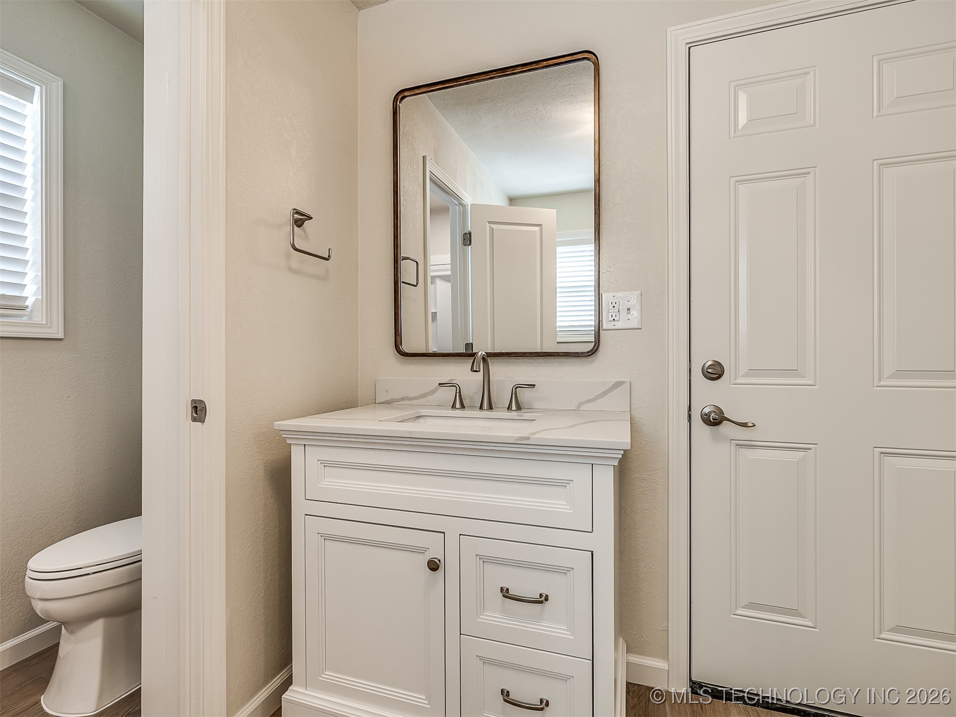 713 W Atlanta Place Property Photo 20