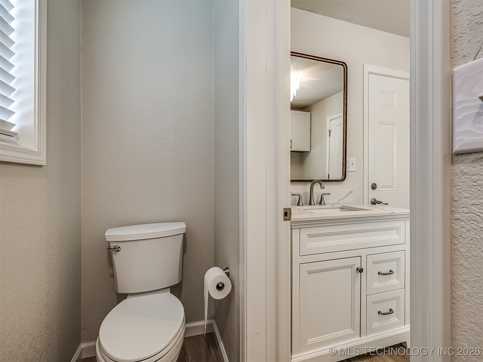 713 W Atlanta Place Property Photo 23