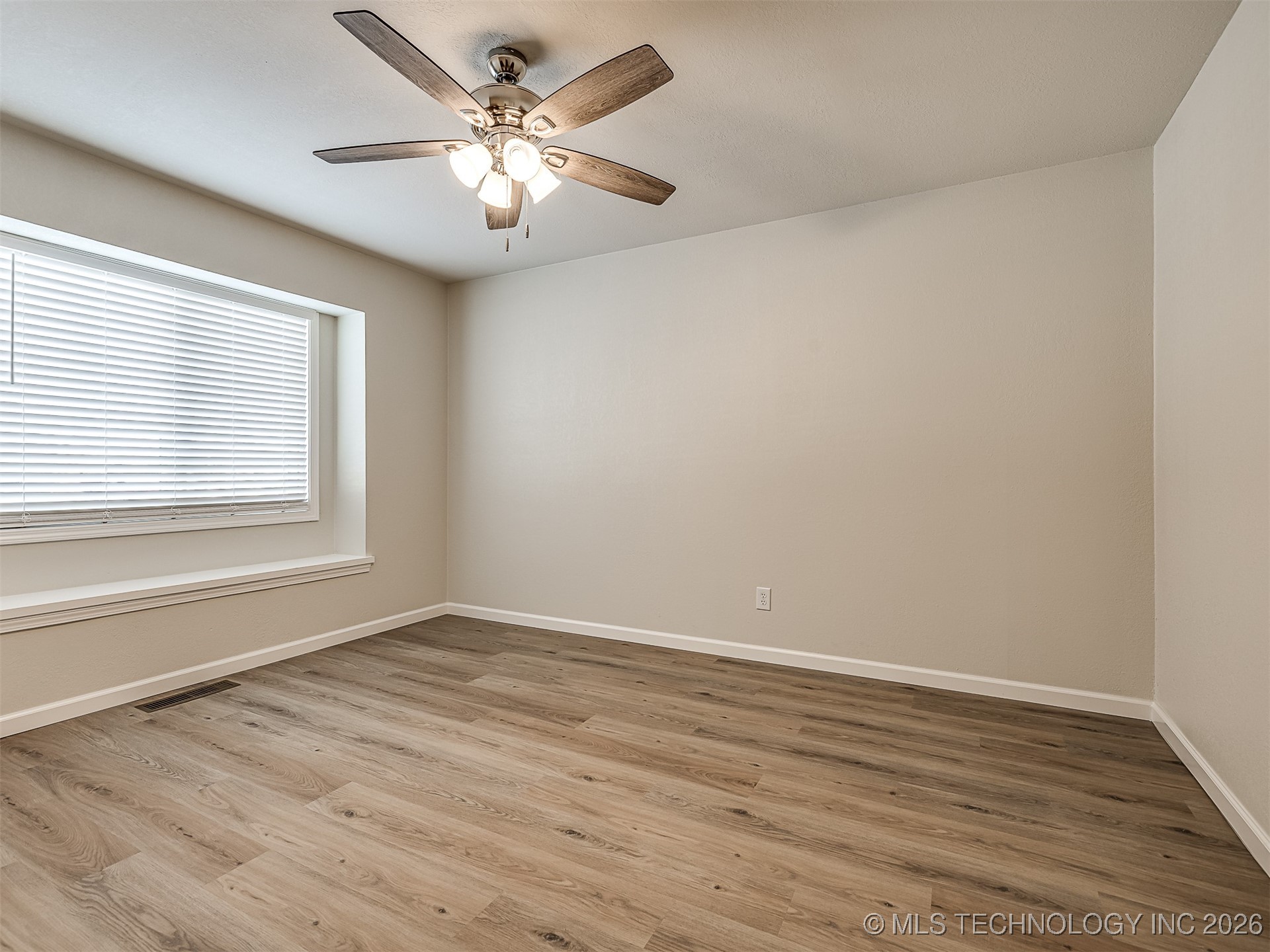 713 W Atlanta Place Property Photo 24