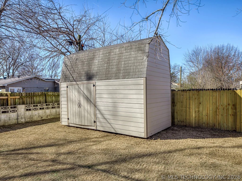 713 W Atlanta Place Property Photo 43