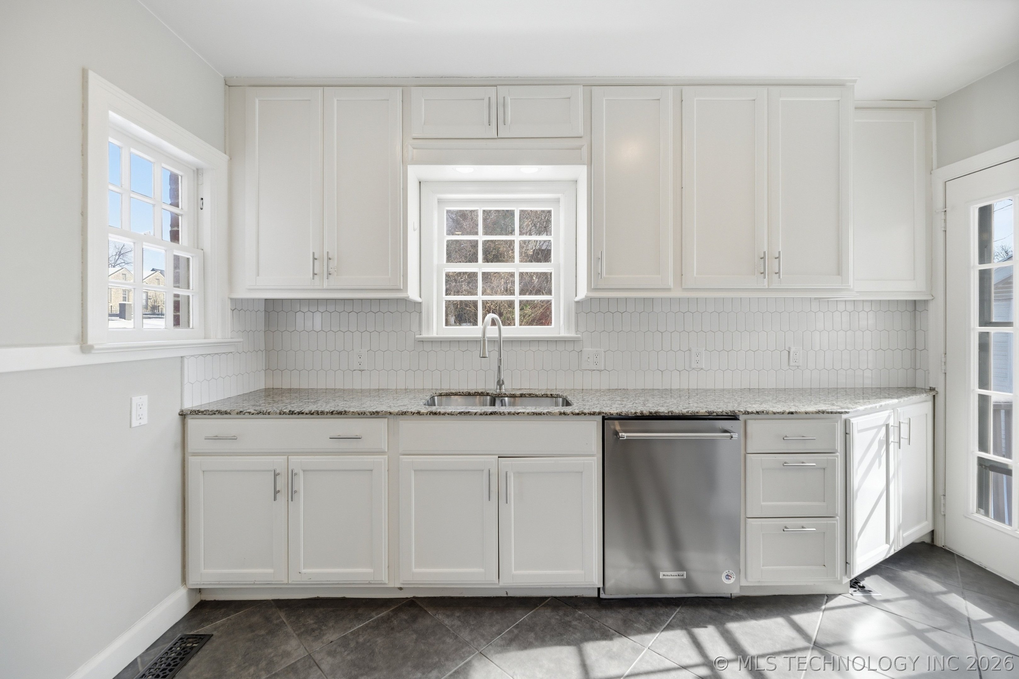 1608 E 35th Street Property Photo 10