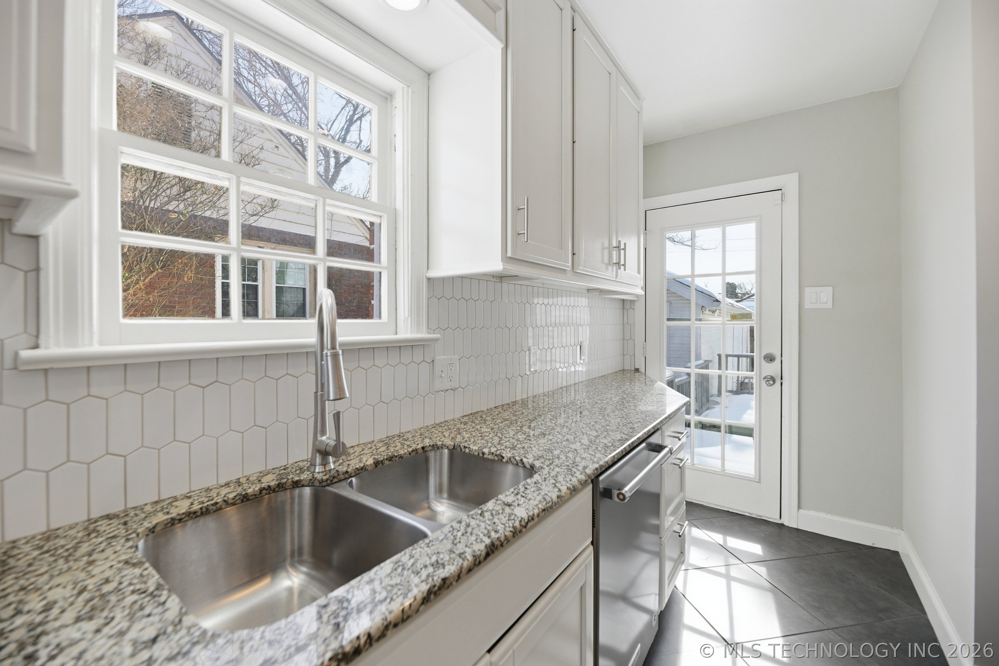 1608 E 35th Street Property Photo 11