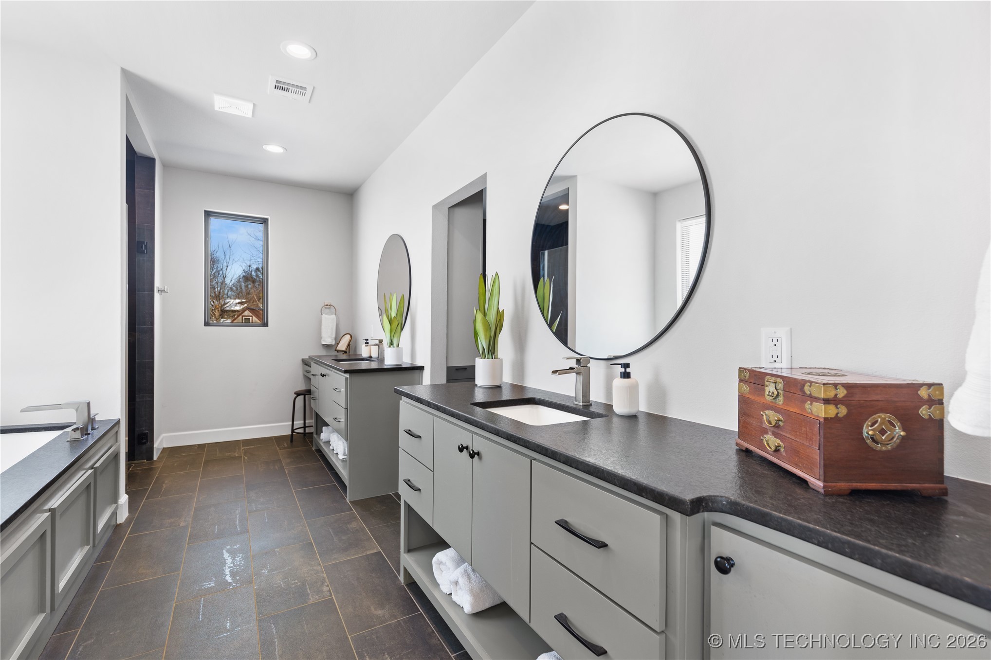 4240 S 289th East Avenue Property Photo 22